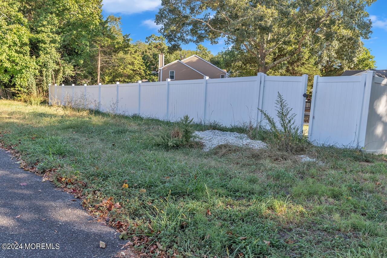 719 E Chip Shot Lane