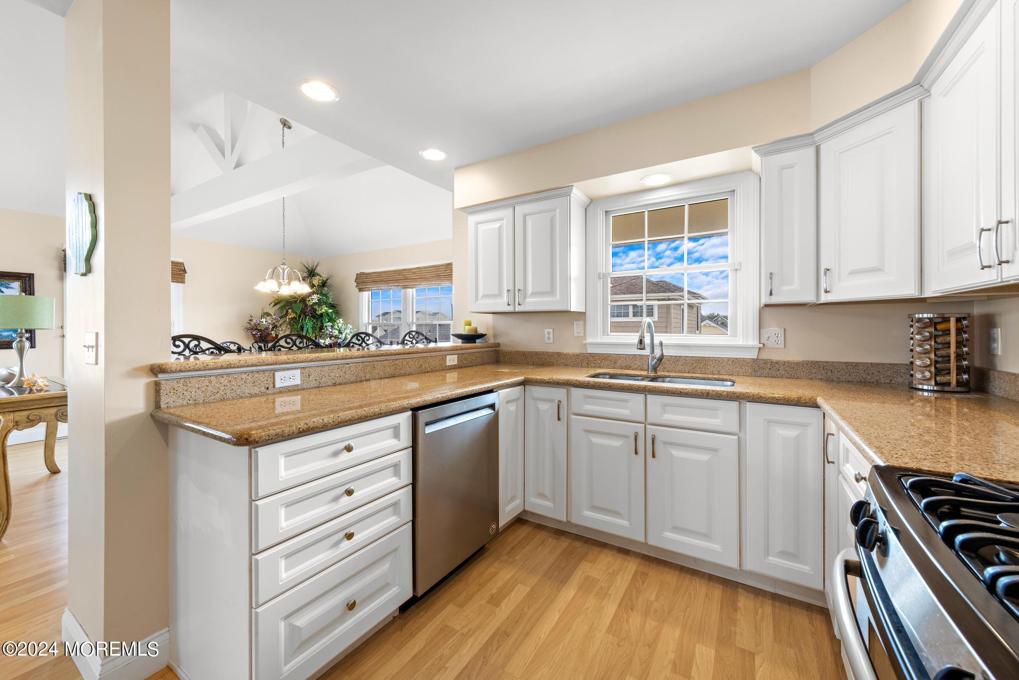 2 E California Avenue, B