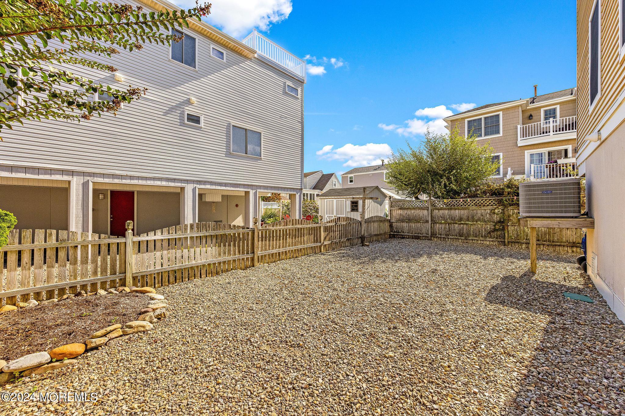 2 E California Avenue, B