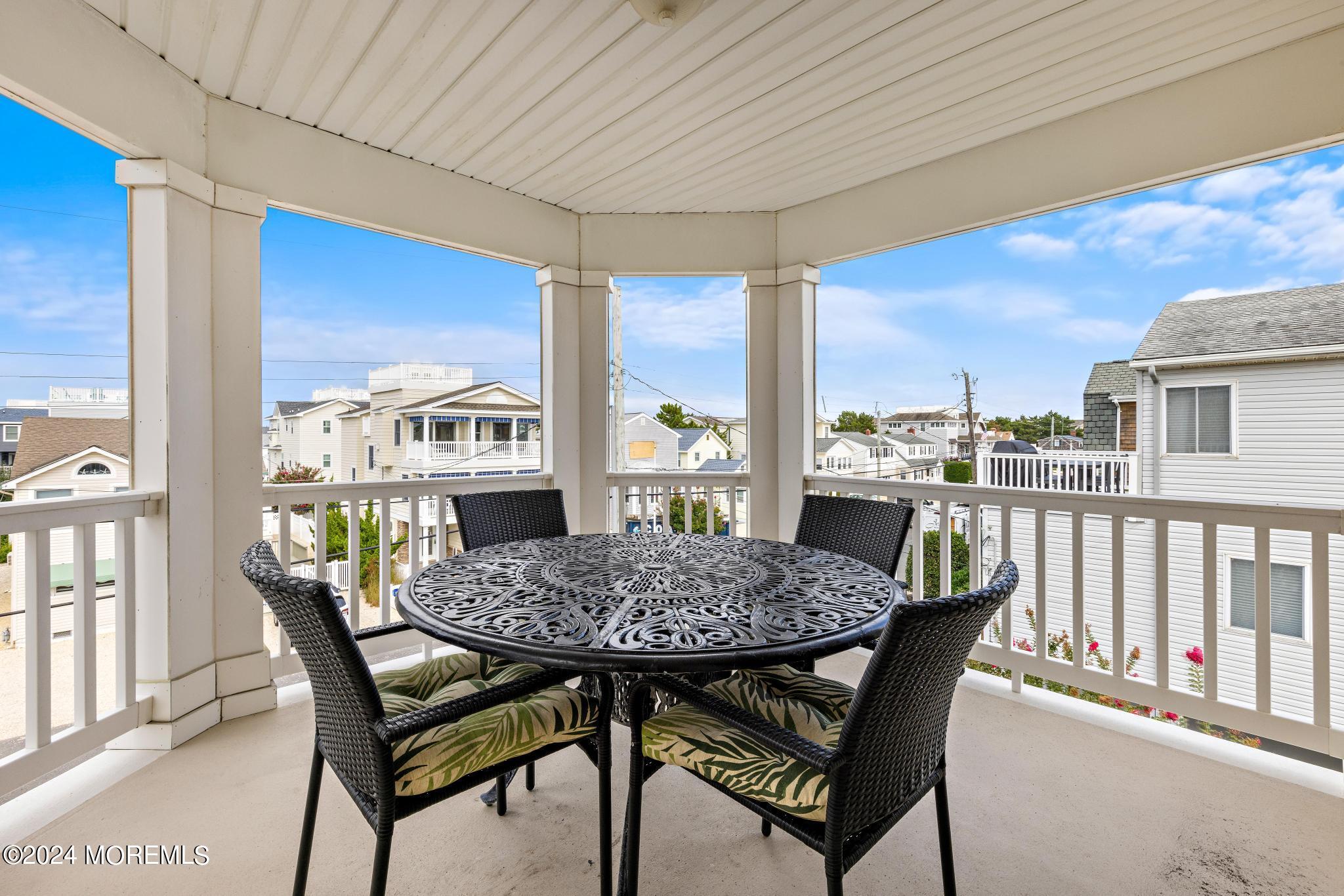 2 E California Avenue, B