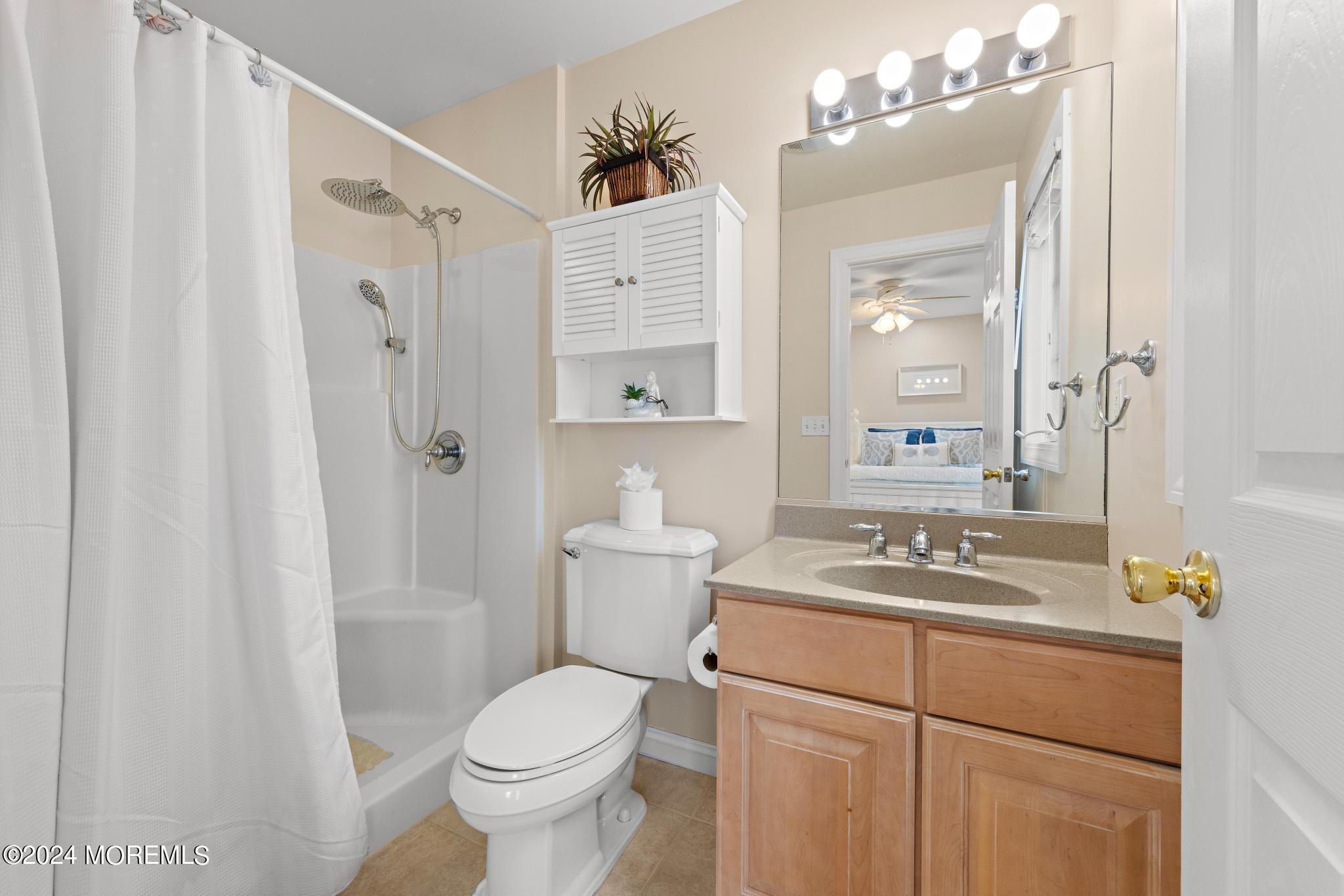 2 E California Avenue, B