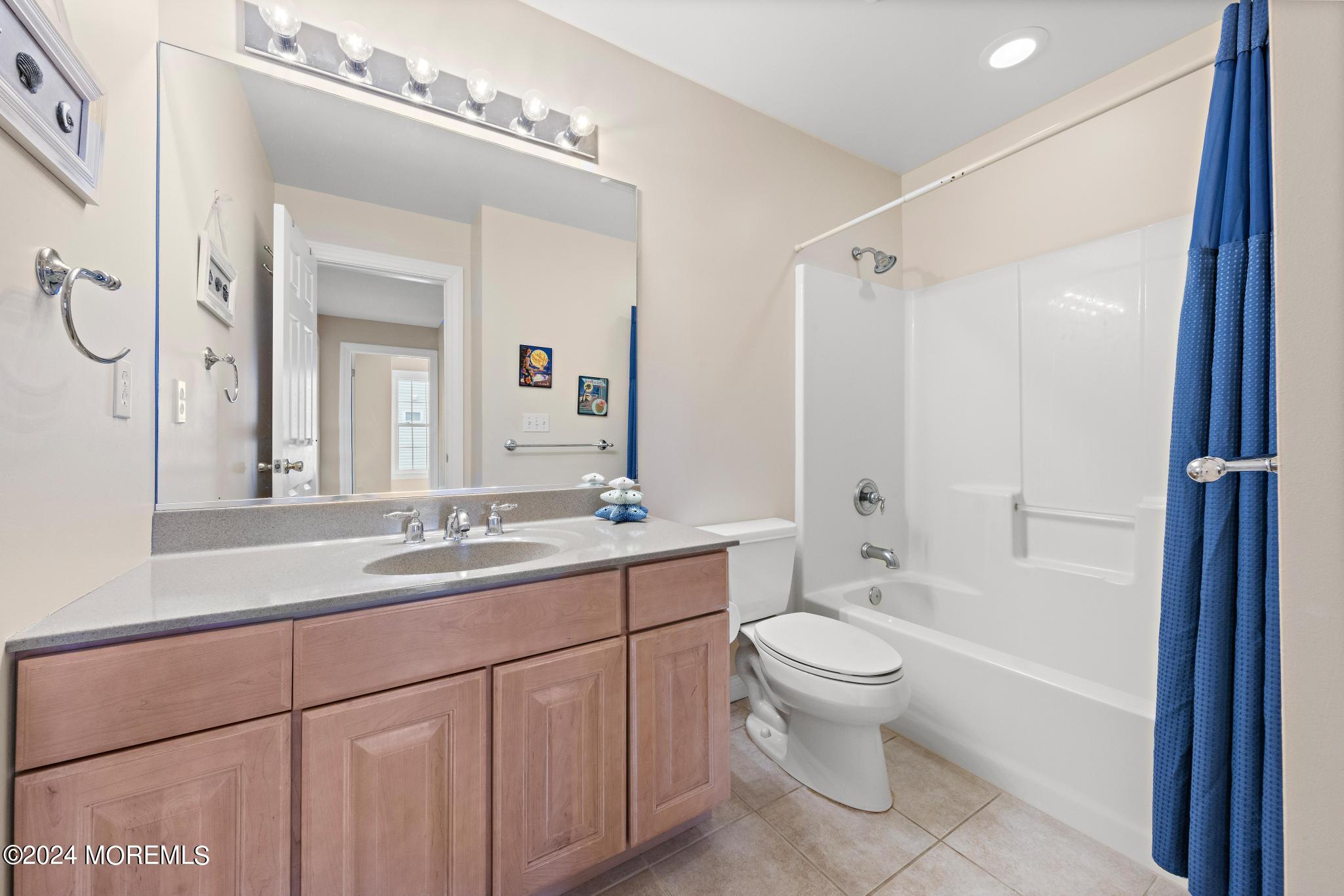 2 E California Avenue, B