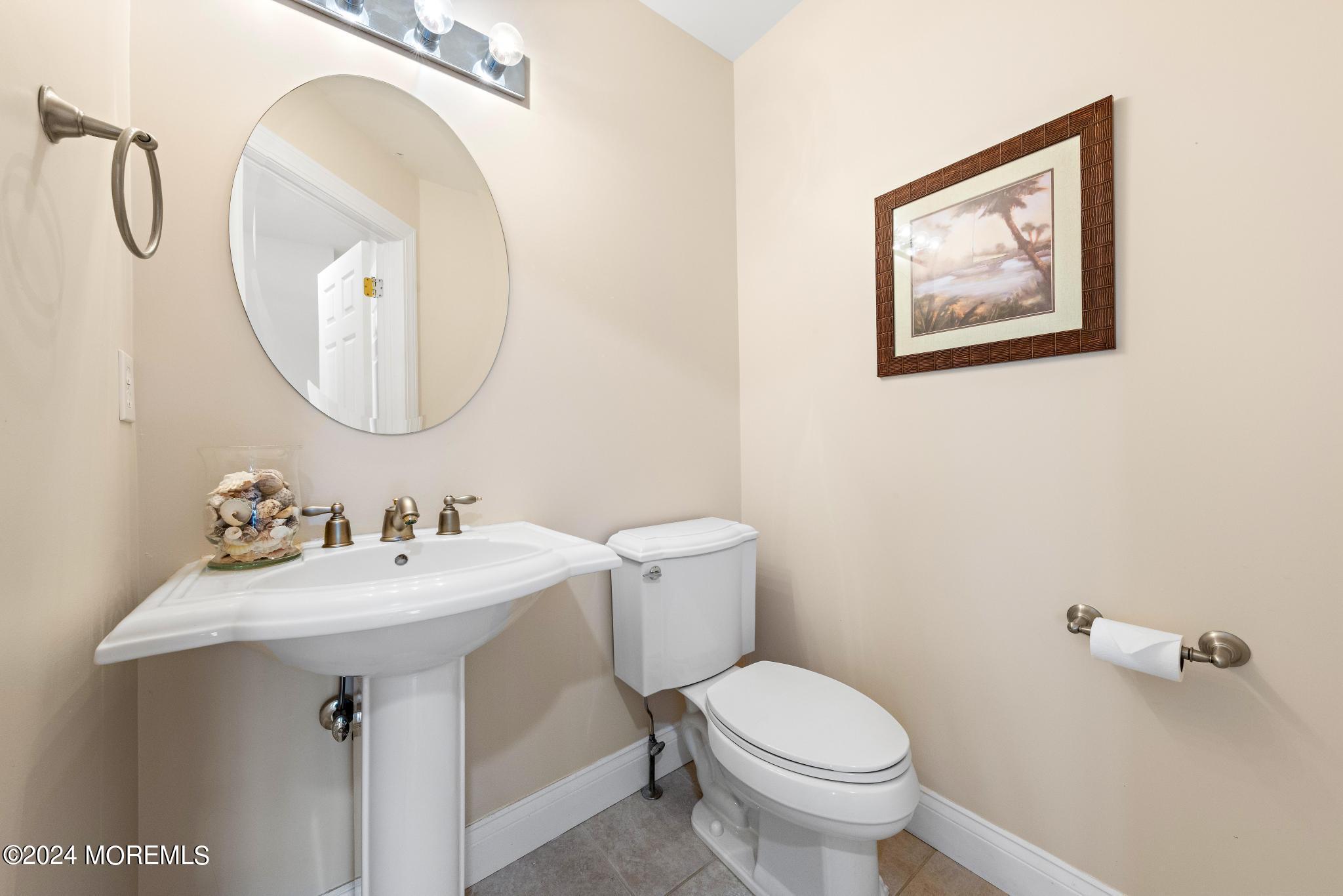 2 E California Avenue, B