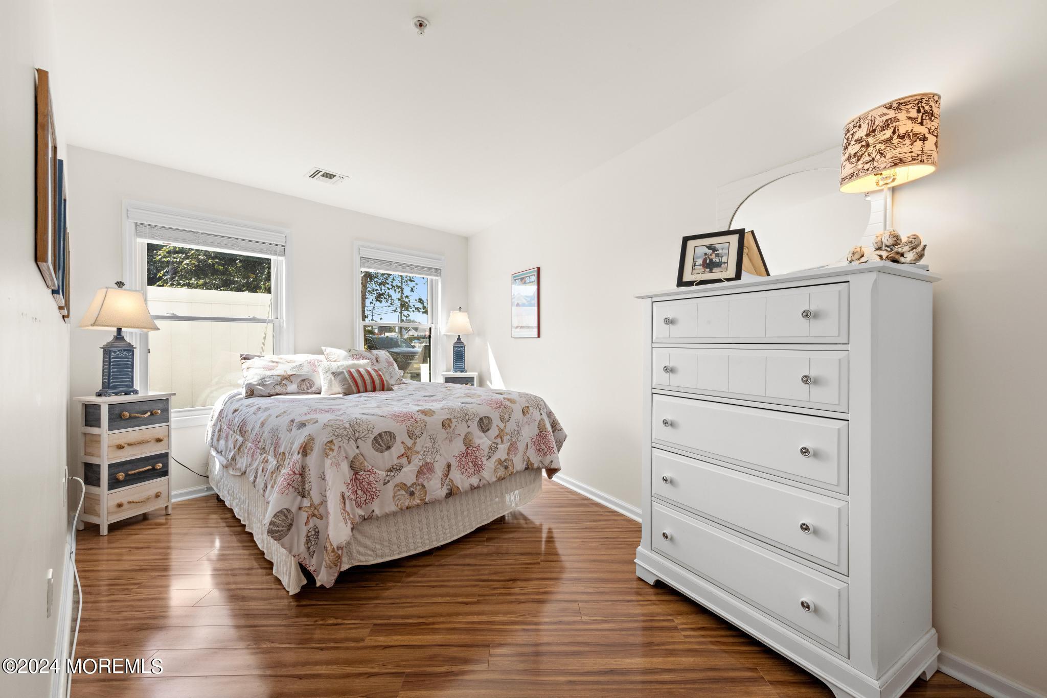 1810 Central Avenue, 5