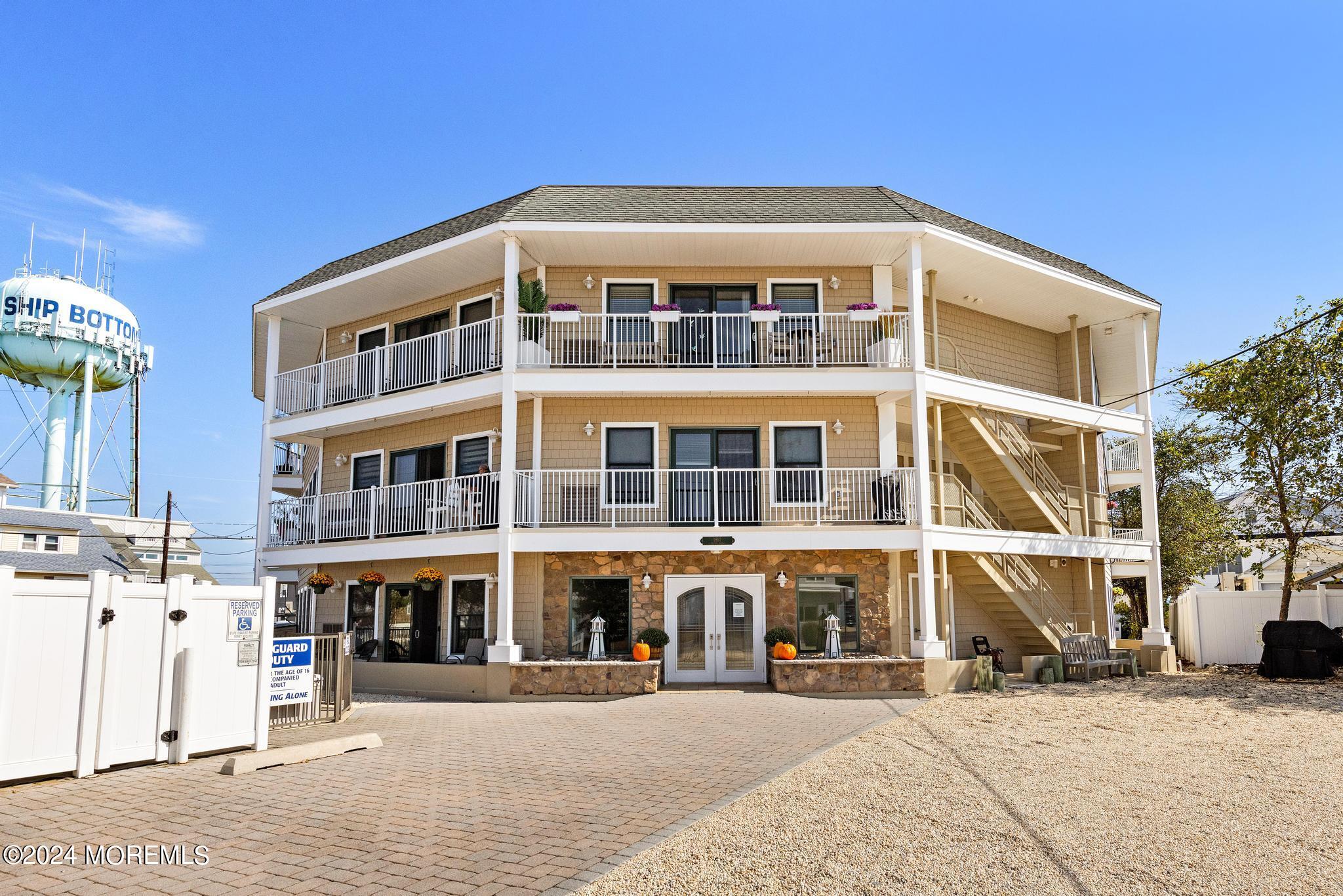 1810 Central Avenue, 5