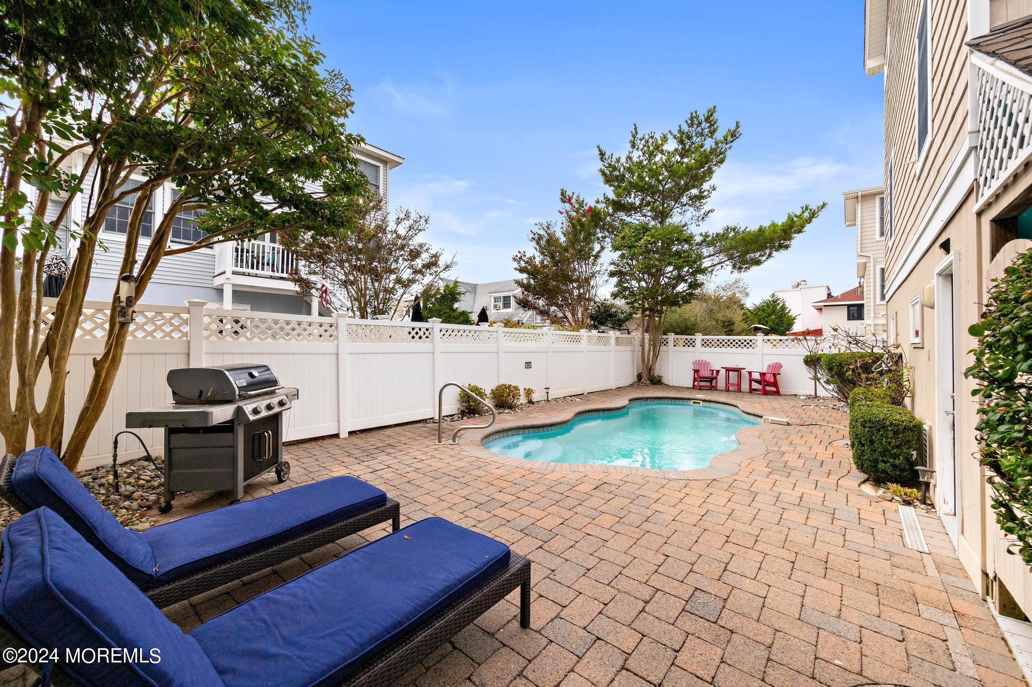 14 E 44th Street