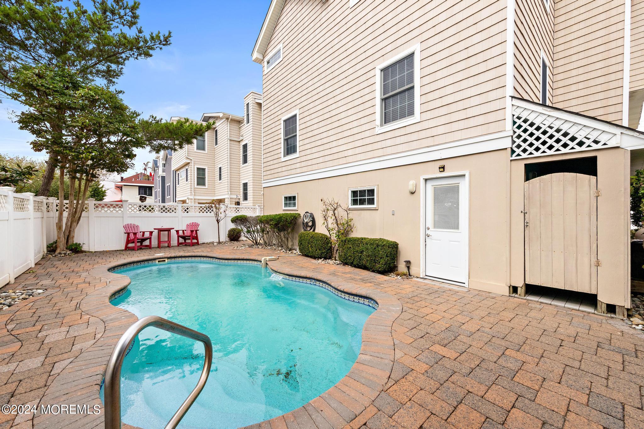 14 E 44th Street
