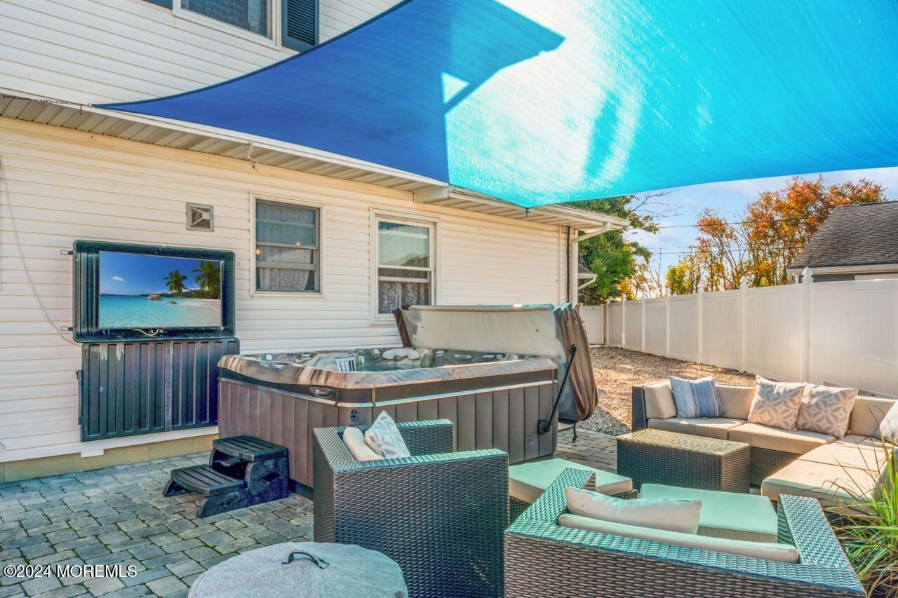 1200 Grebe Court