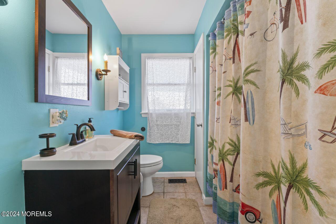 1200 Grebe Court