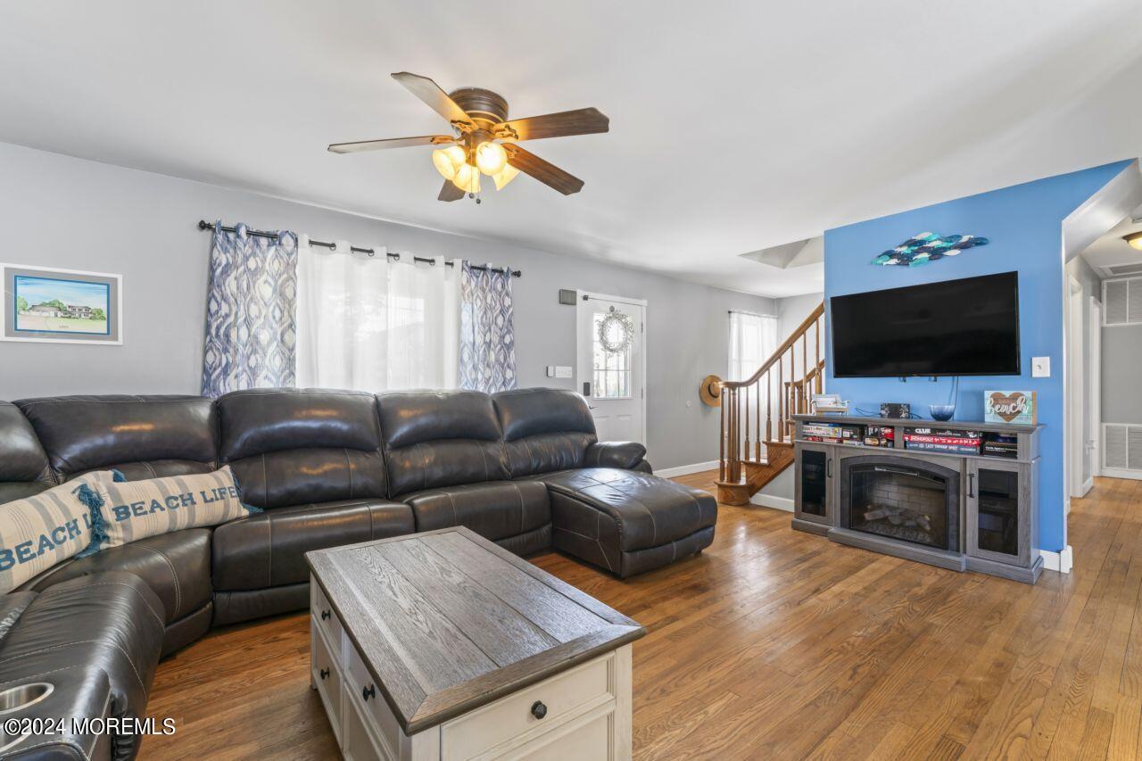 1200 Grebe Court
