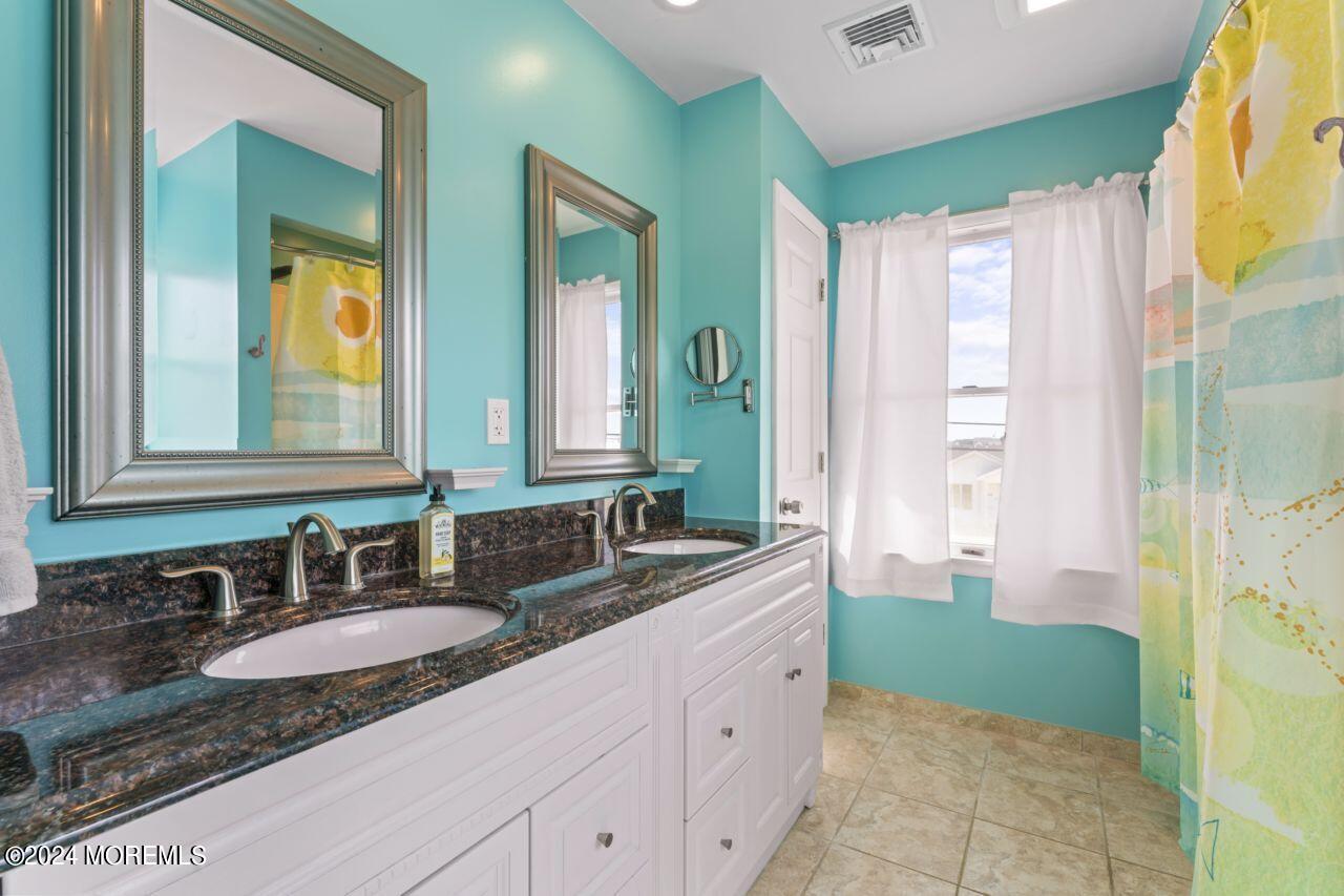 1200 Grebe Court