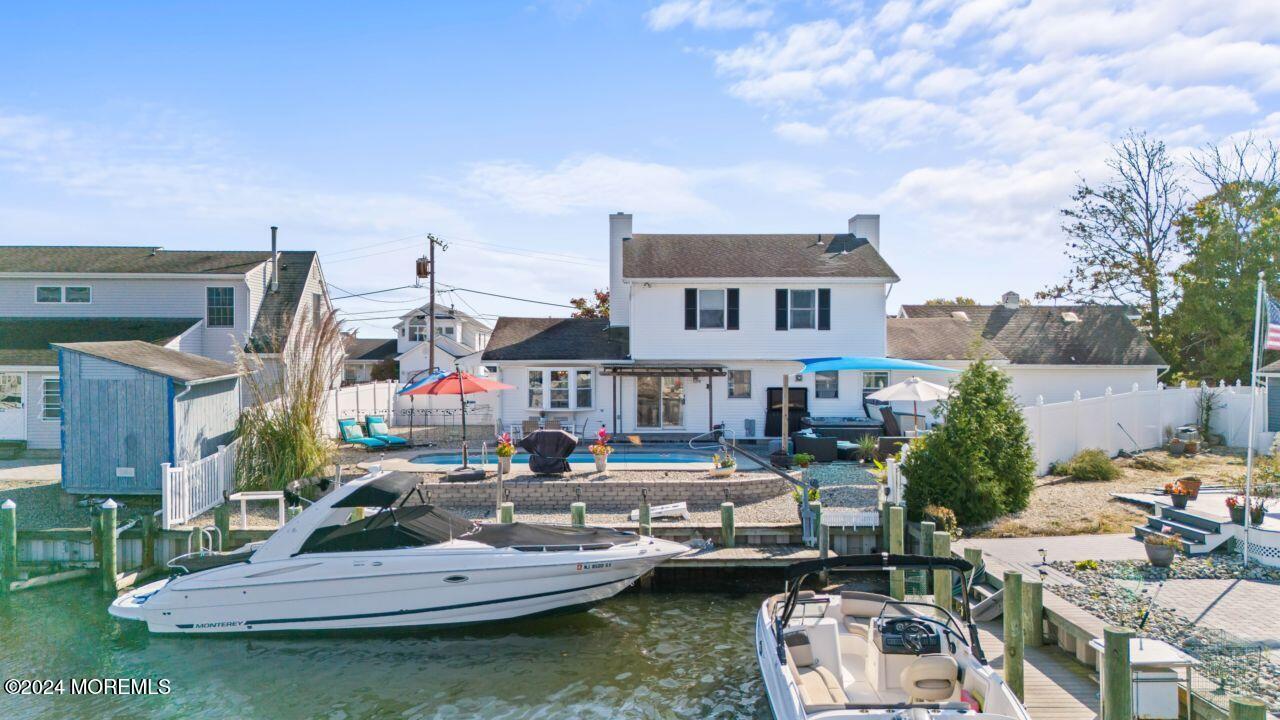 1200 Grebe Court