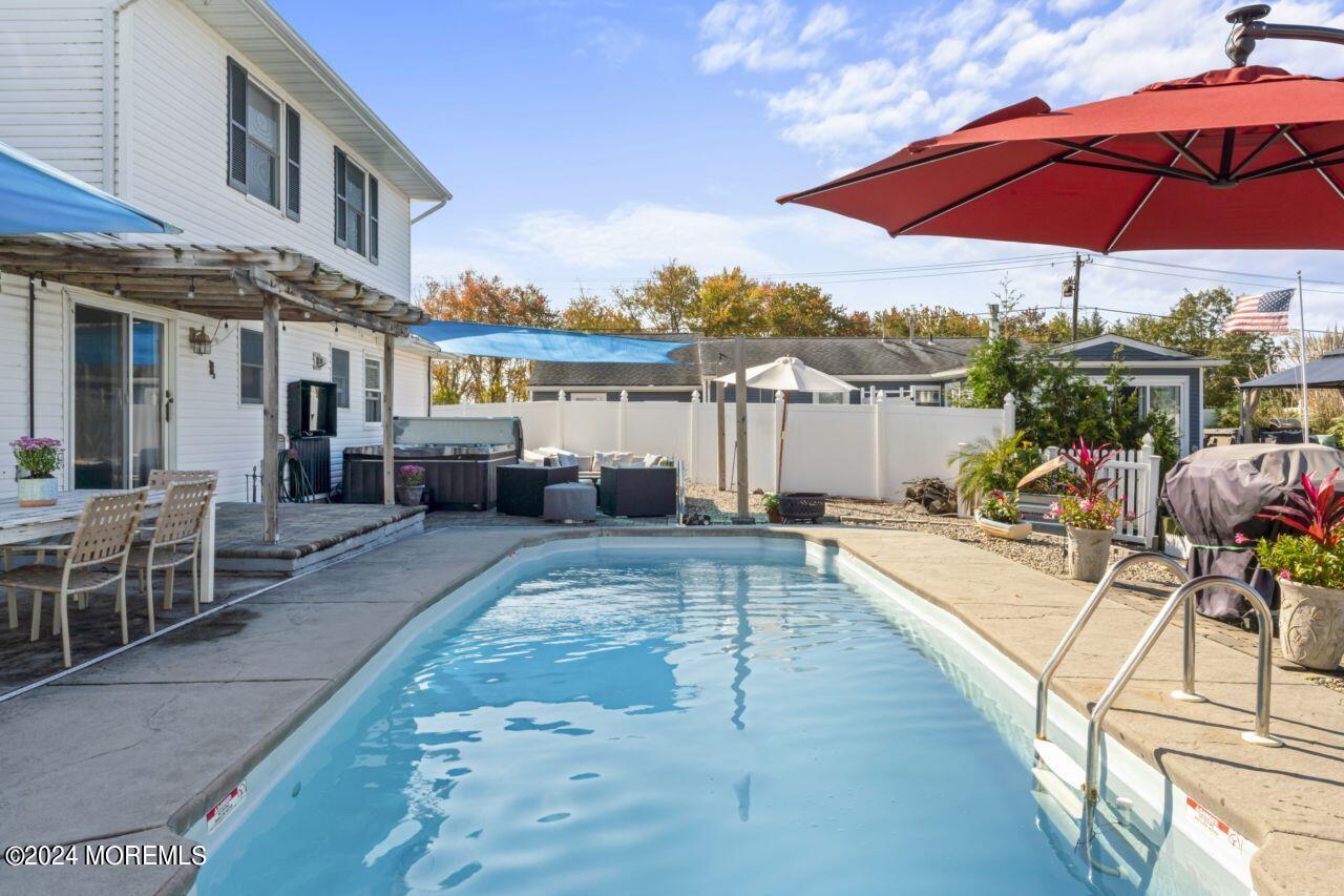 1200 Grebe Court