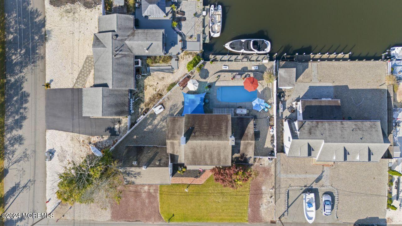 1200 Grebe Court