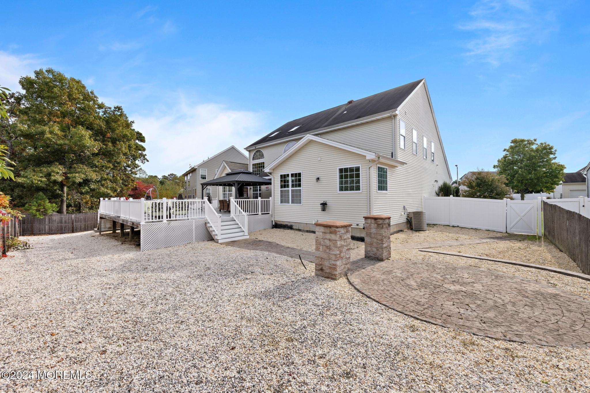 17 Waters Edge Drive