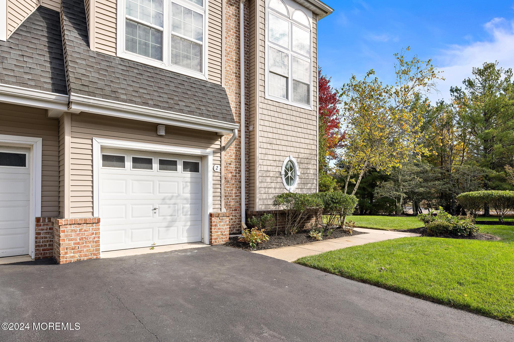 2 Island Breeze Court
