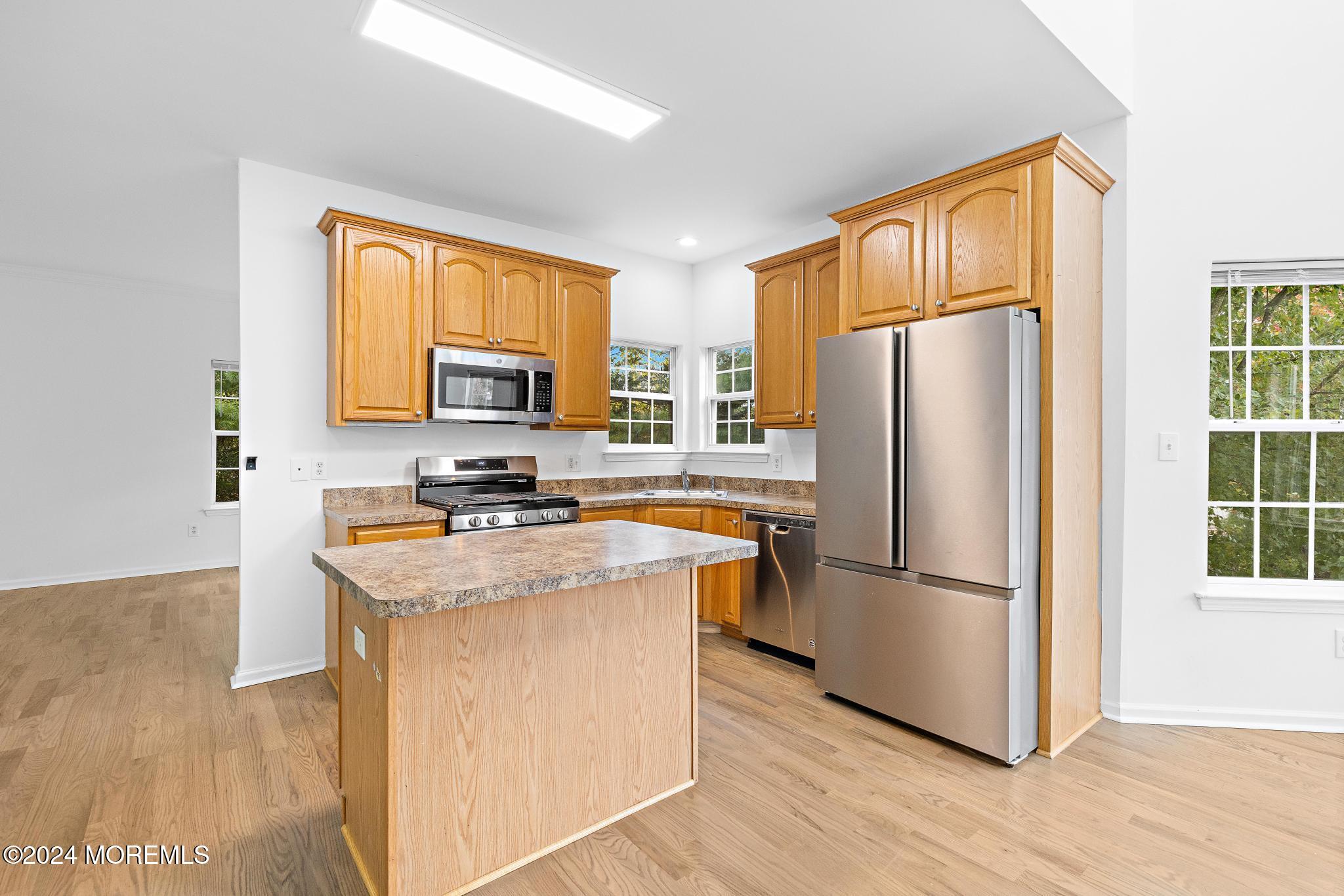 2 Island Breeze Court