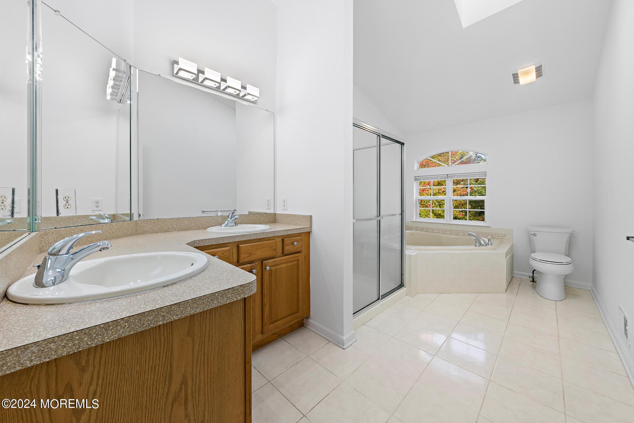 2 Island Breeze Court