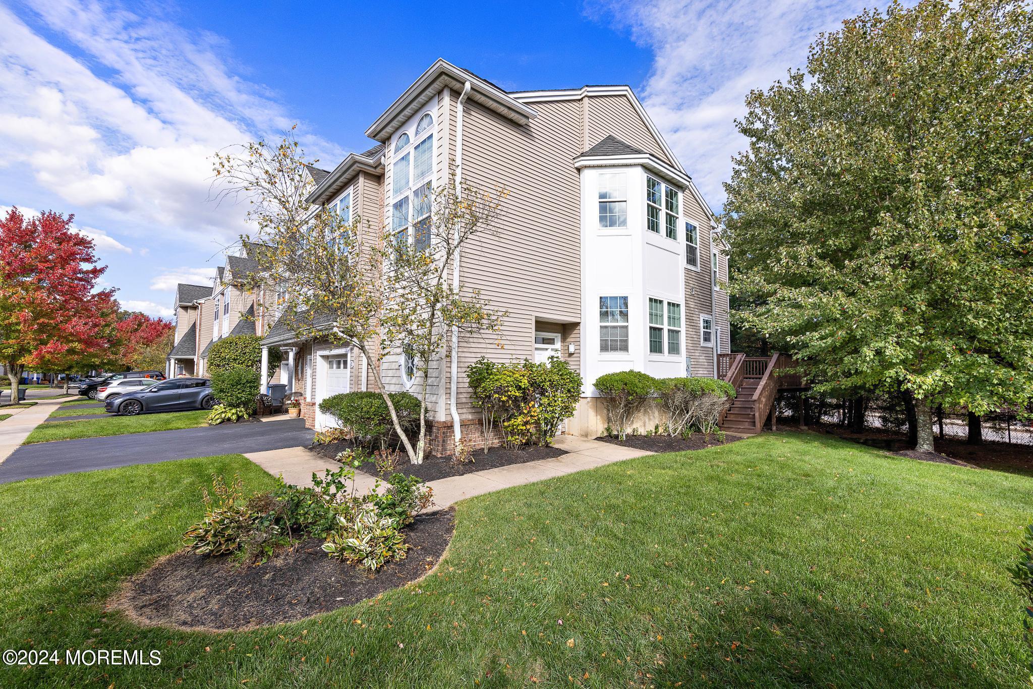 2 Island Breeze Court