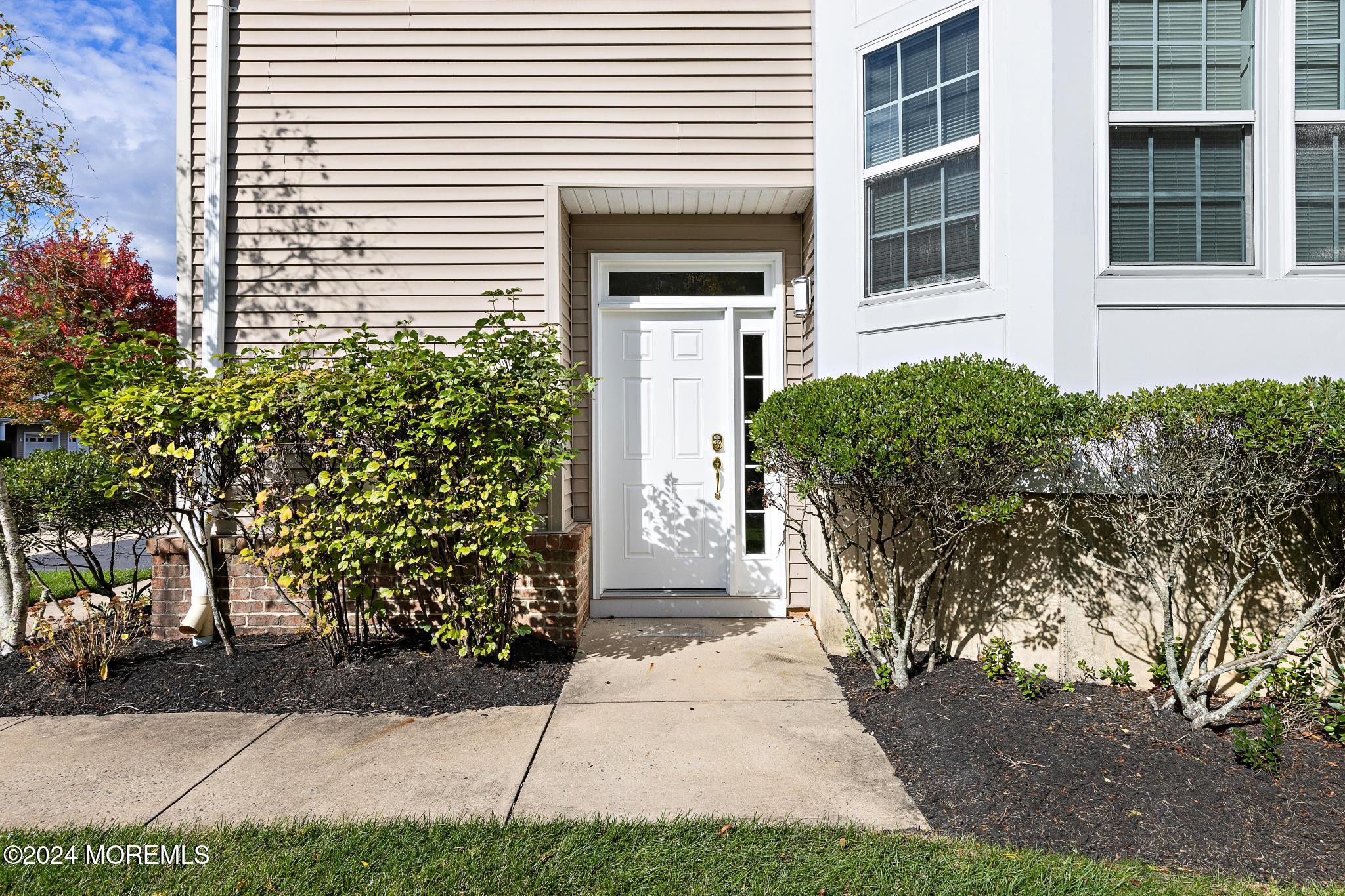 2 Island Breeze Court