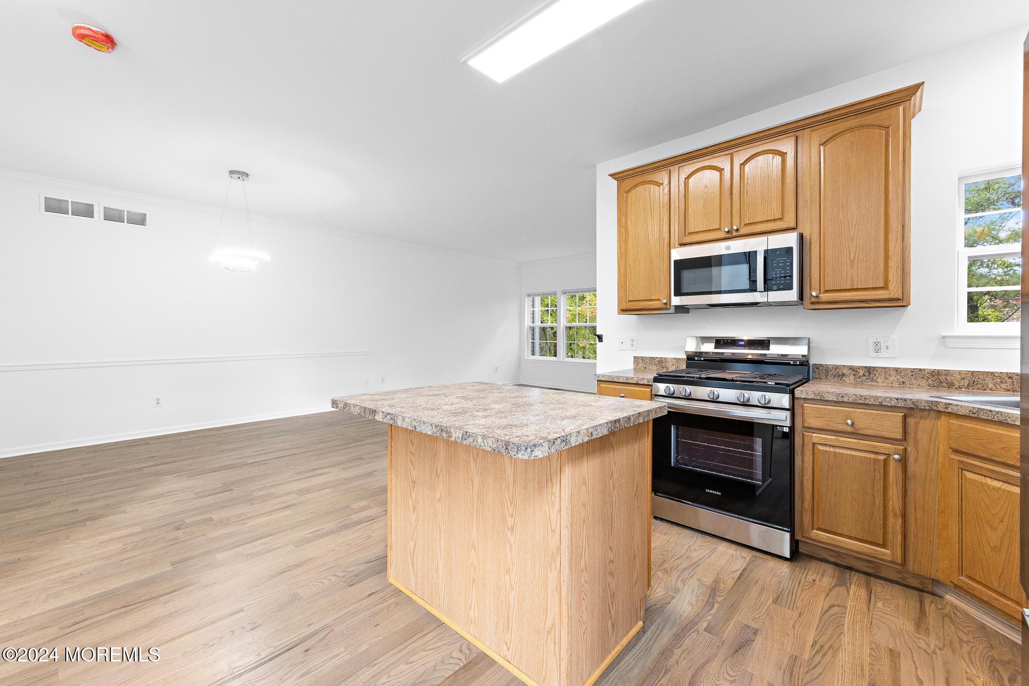 2 Island Breeze Court