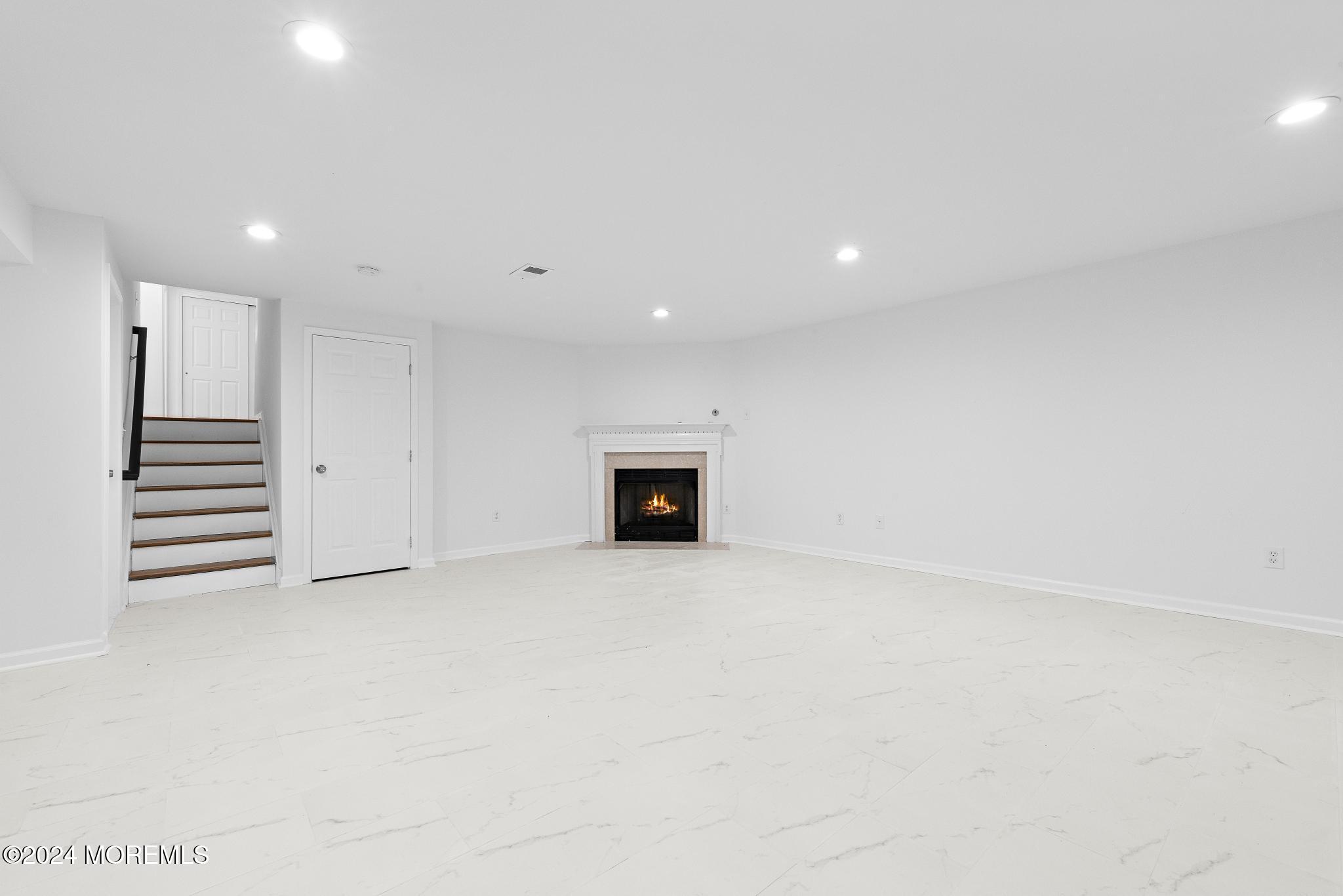 2 Island Breeze Court