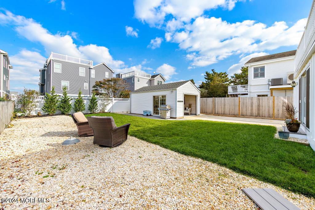 327 N 4th Street