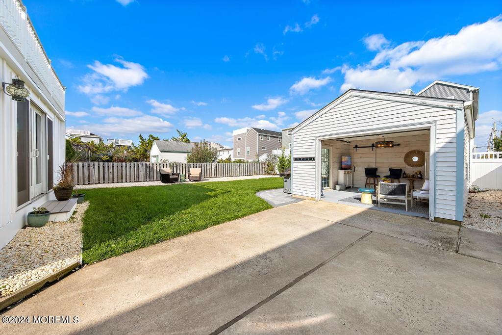 327 N 4th Street