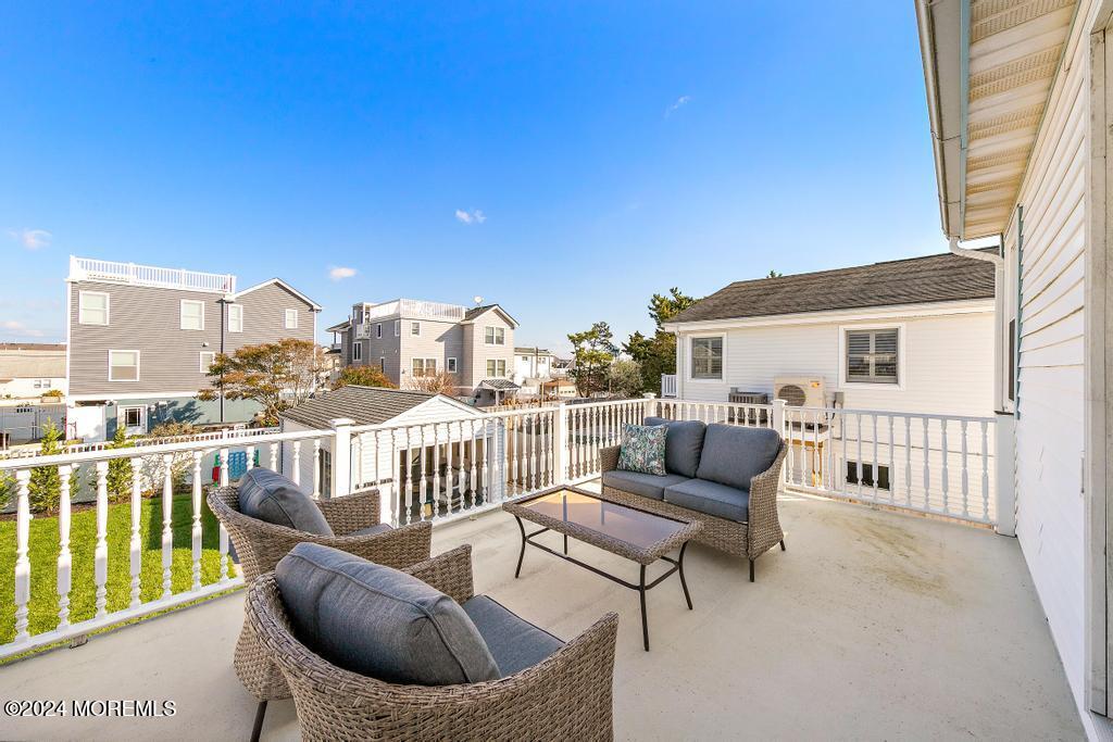 327 N 4th Street