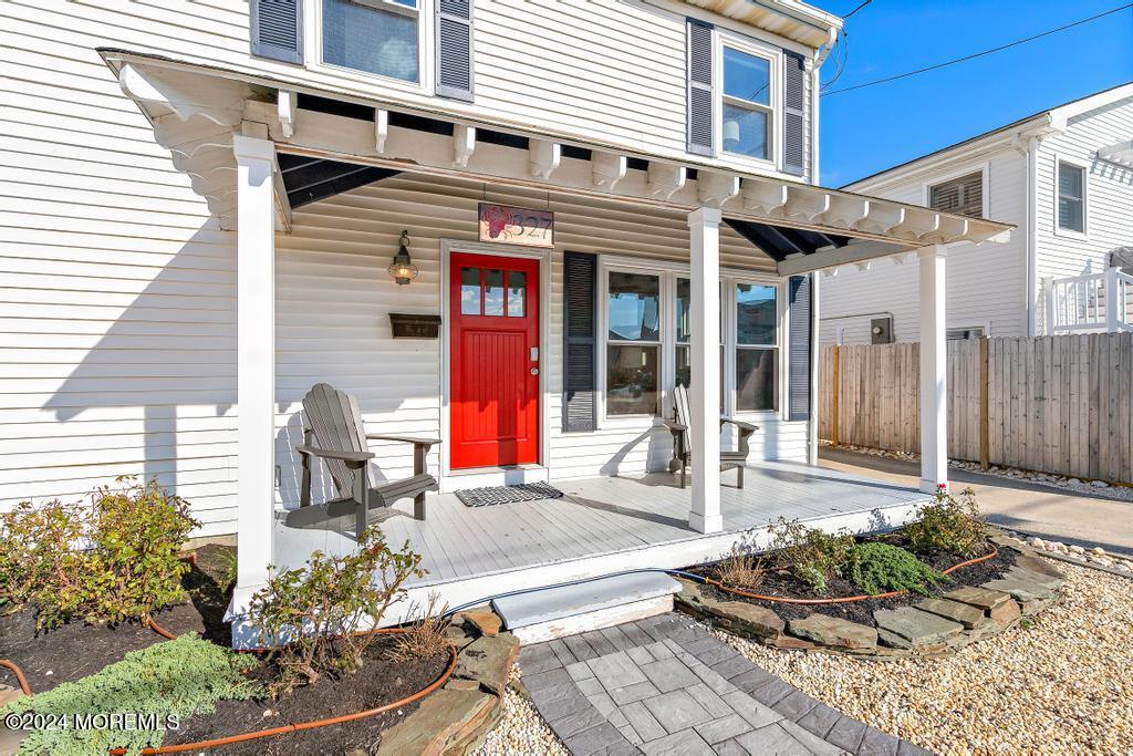 327 N 4th Street