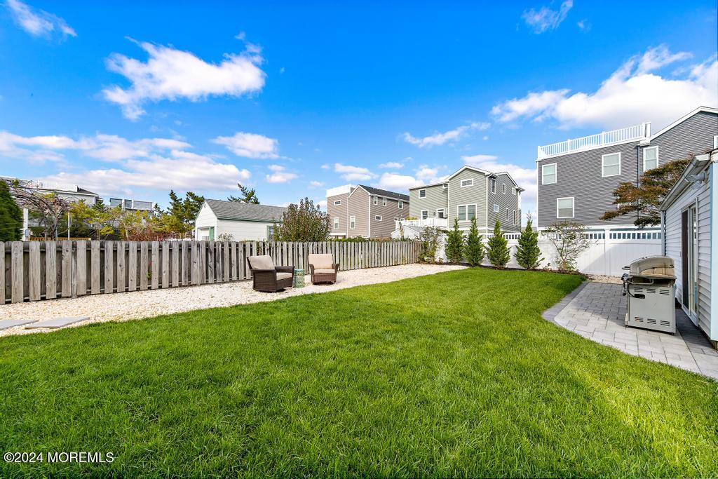 327 N 4th Street