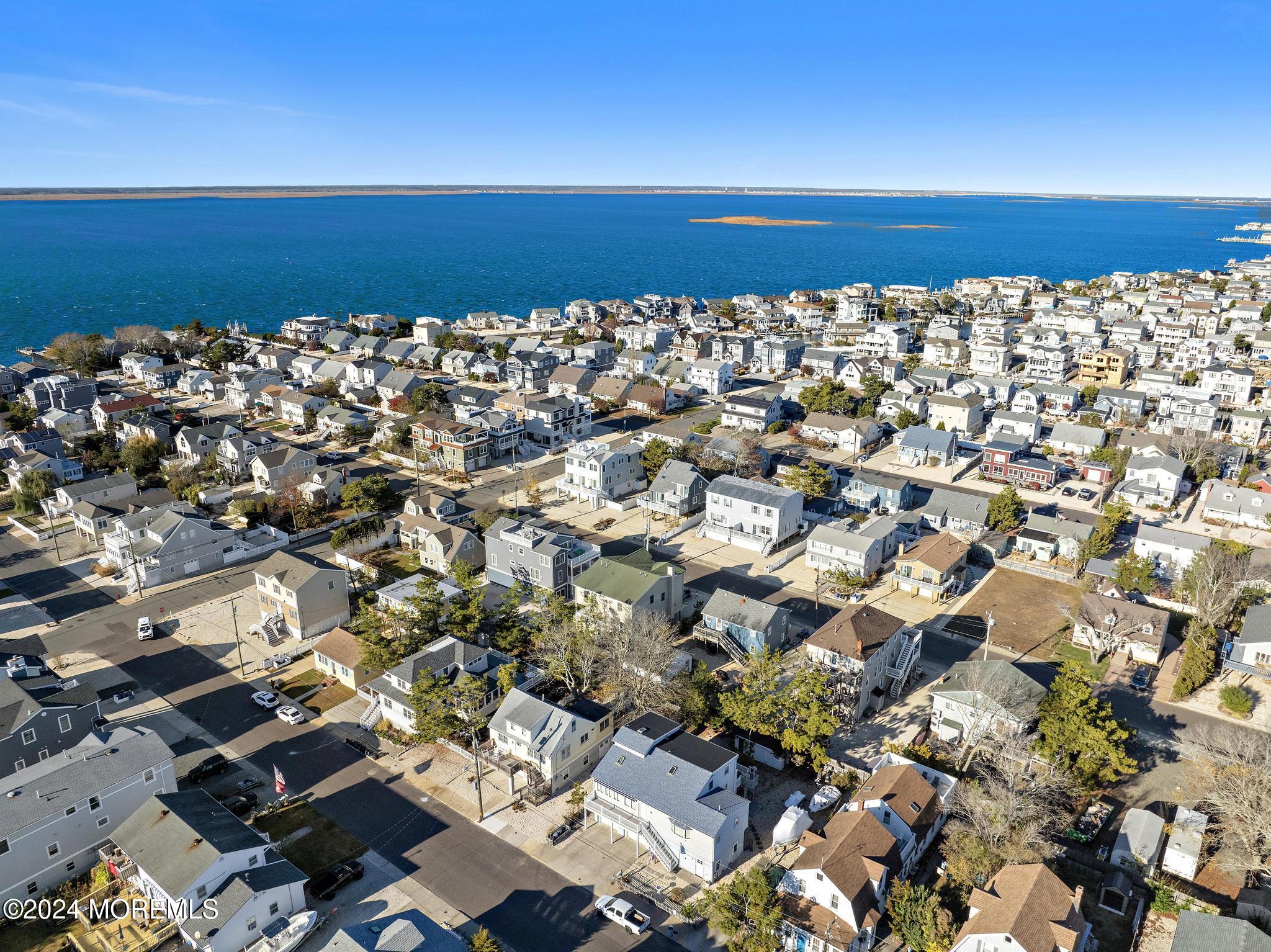 38 W New Jersey Avenue, A