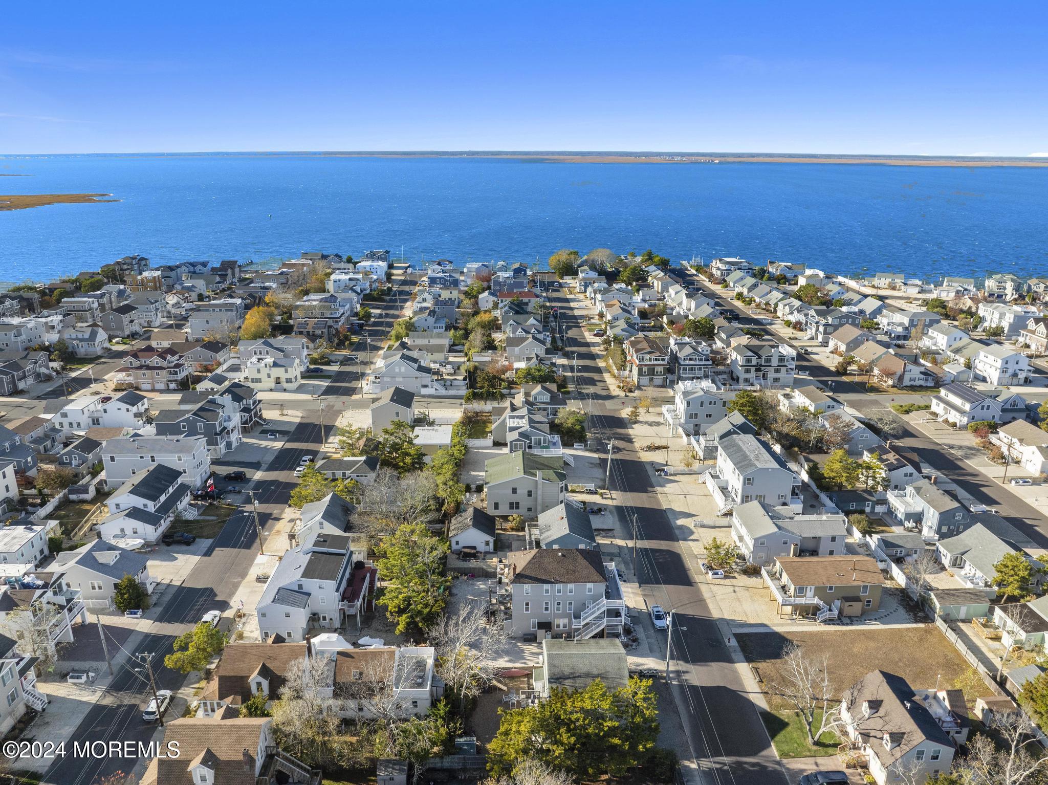 38 W New Jersey Avenue, A