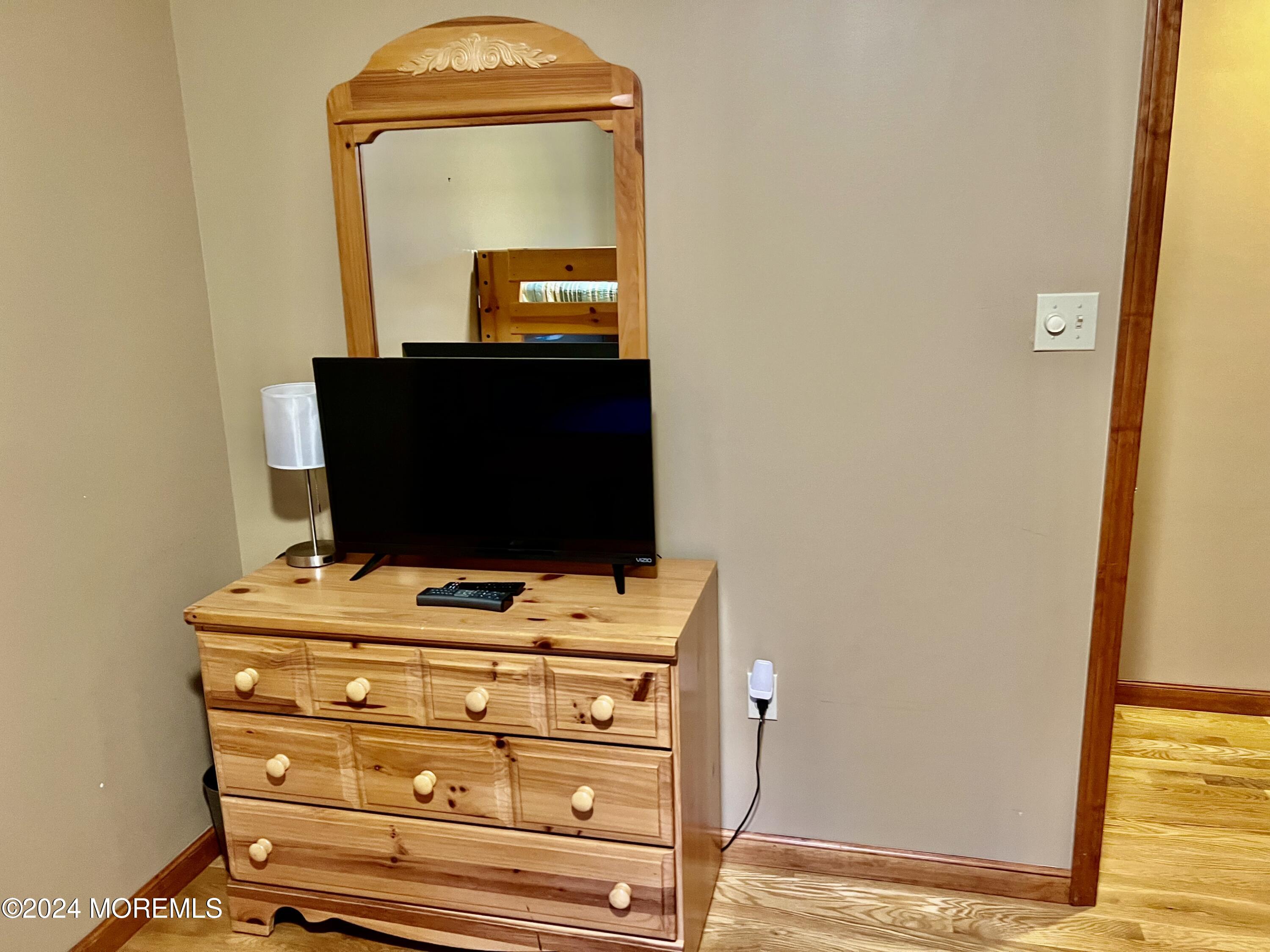 38 W New Jersey Avenue, A