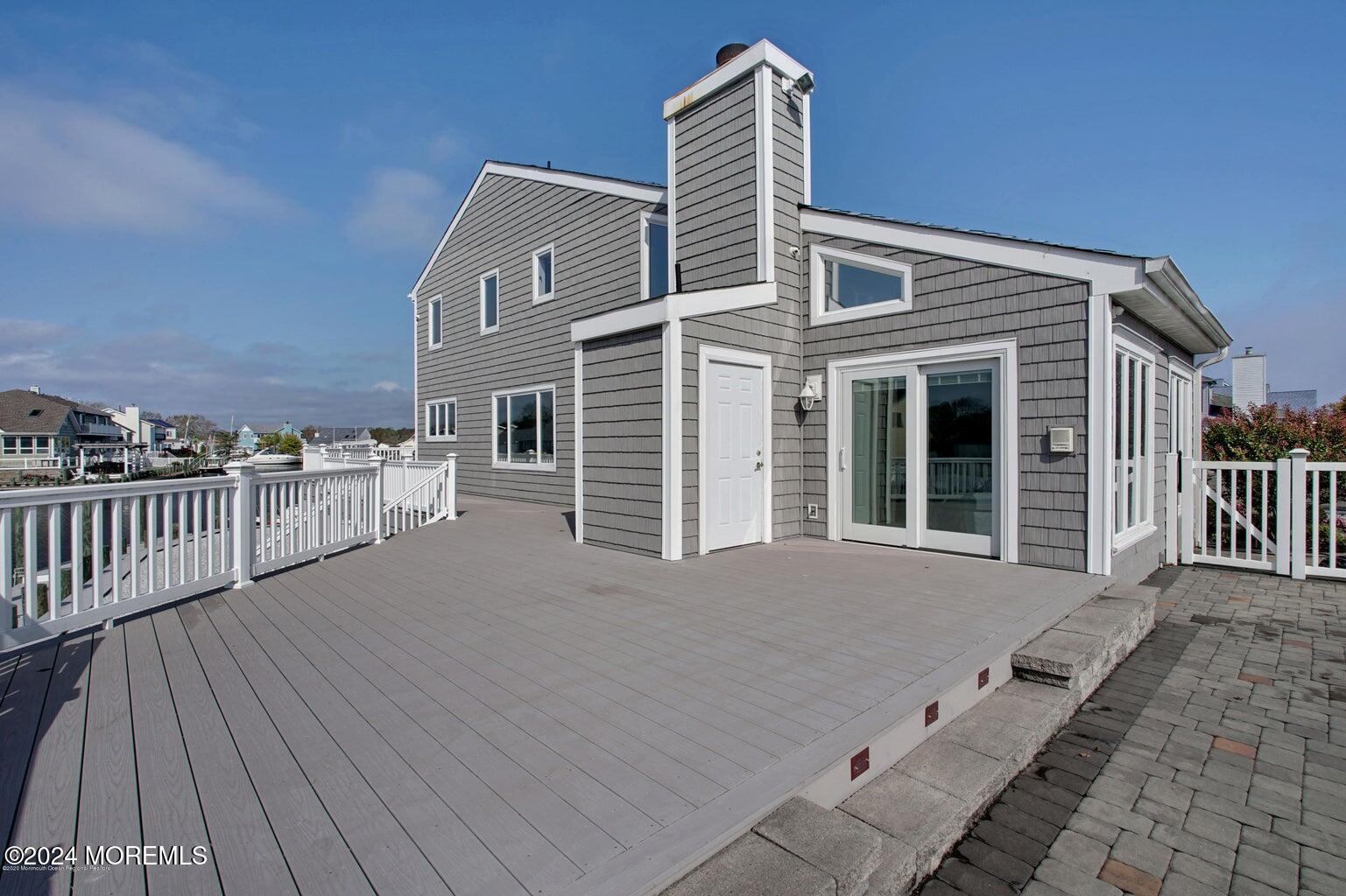 739 Fairview Lane