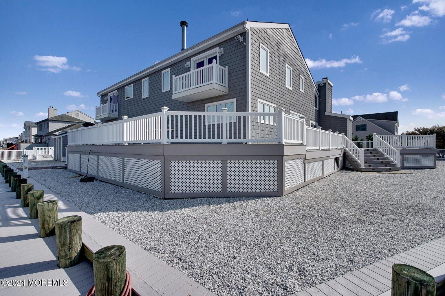 739 Fairview Lane