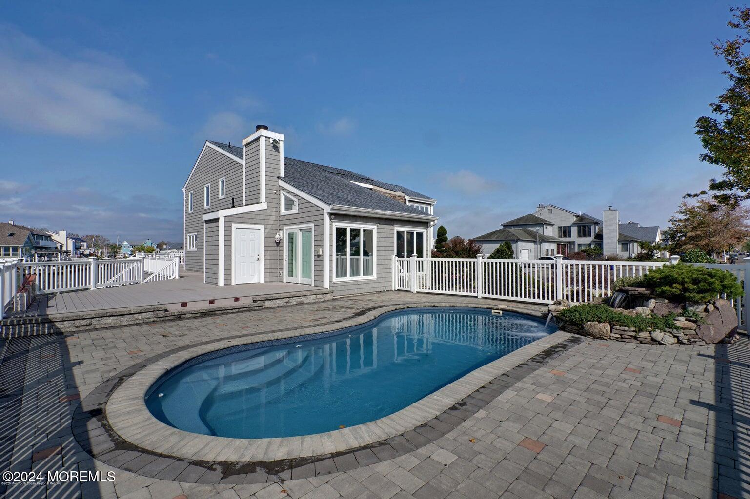 739 Fairview Lane