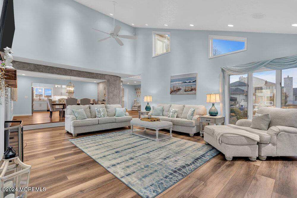 739 Fairview Lane