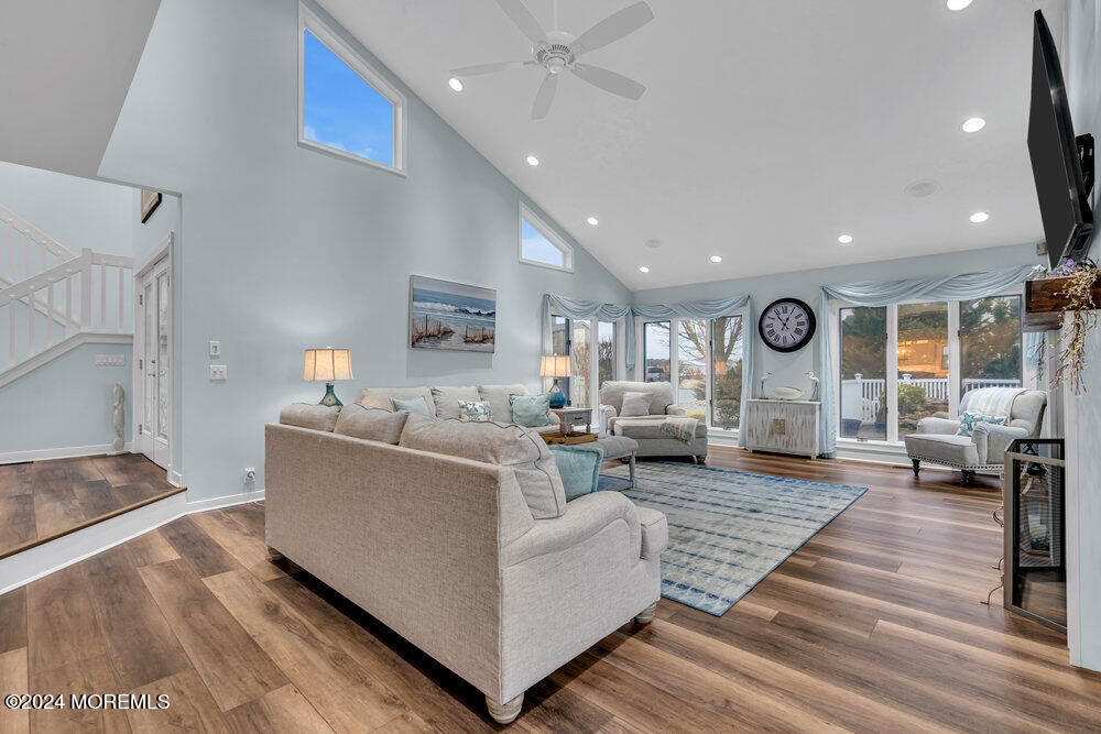 739 Fairview Lane