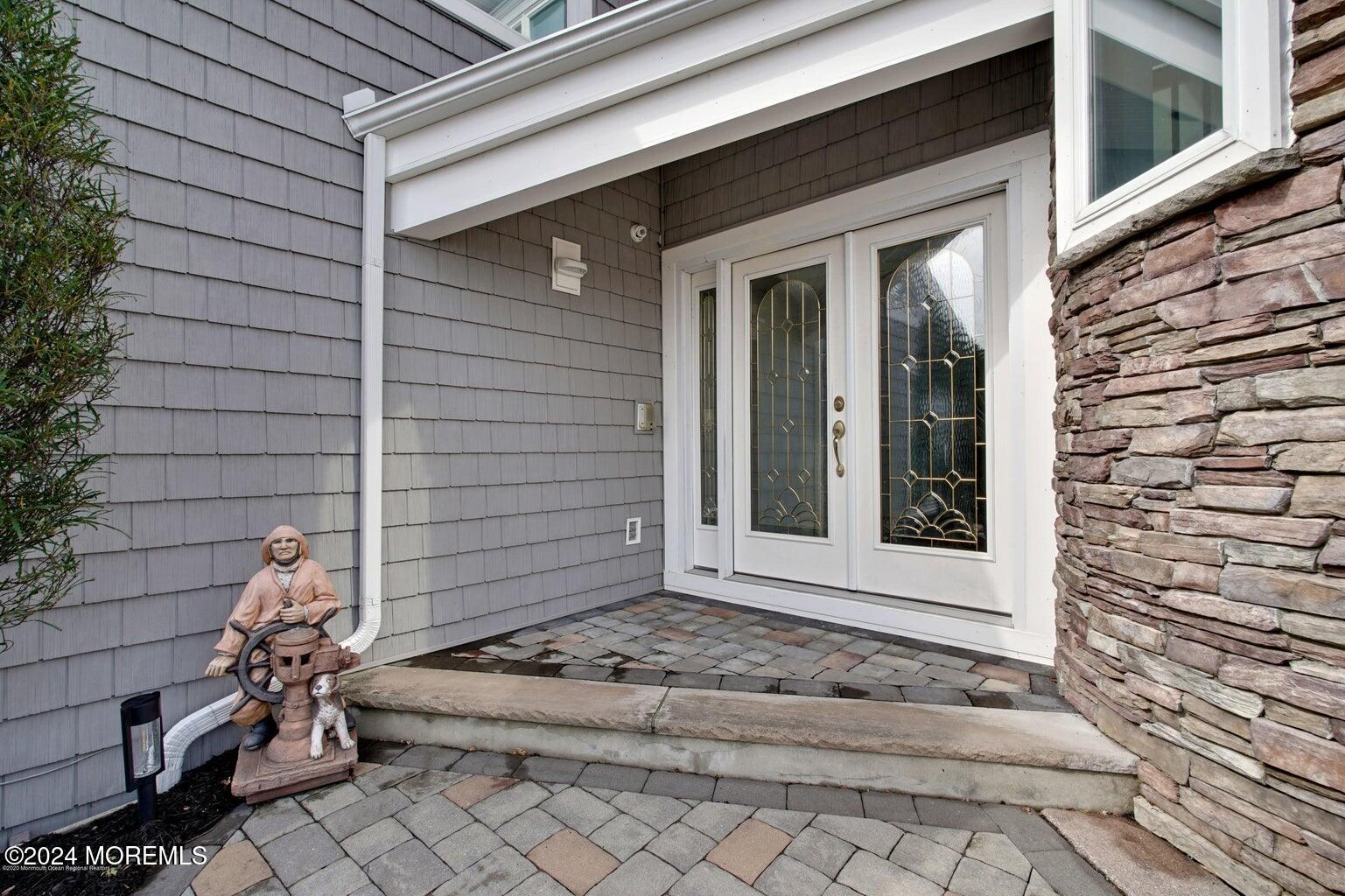 739 Fairview Lane