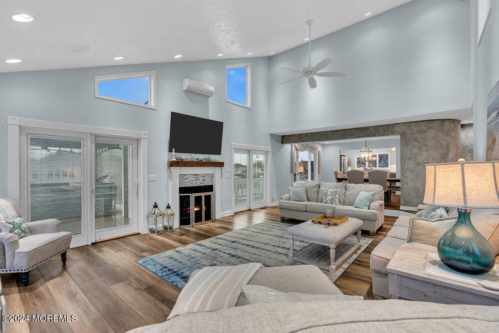 739 Fairview Lane