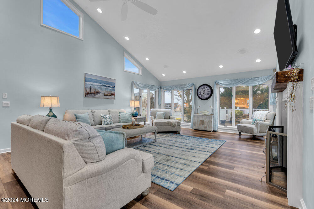 739 Fairview Lane
