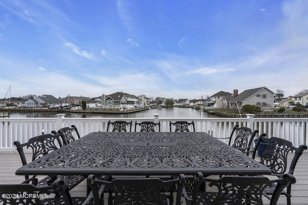 739 Fairview Lane