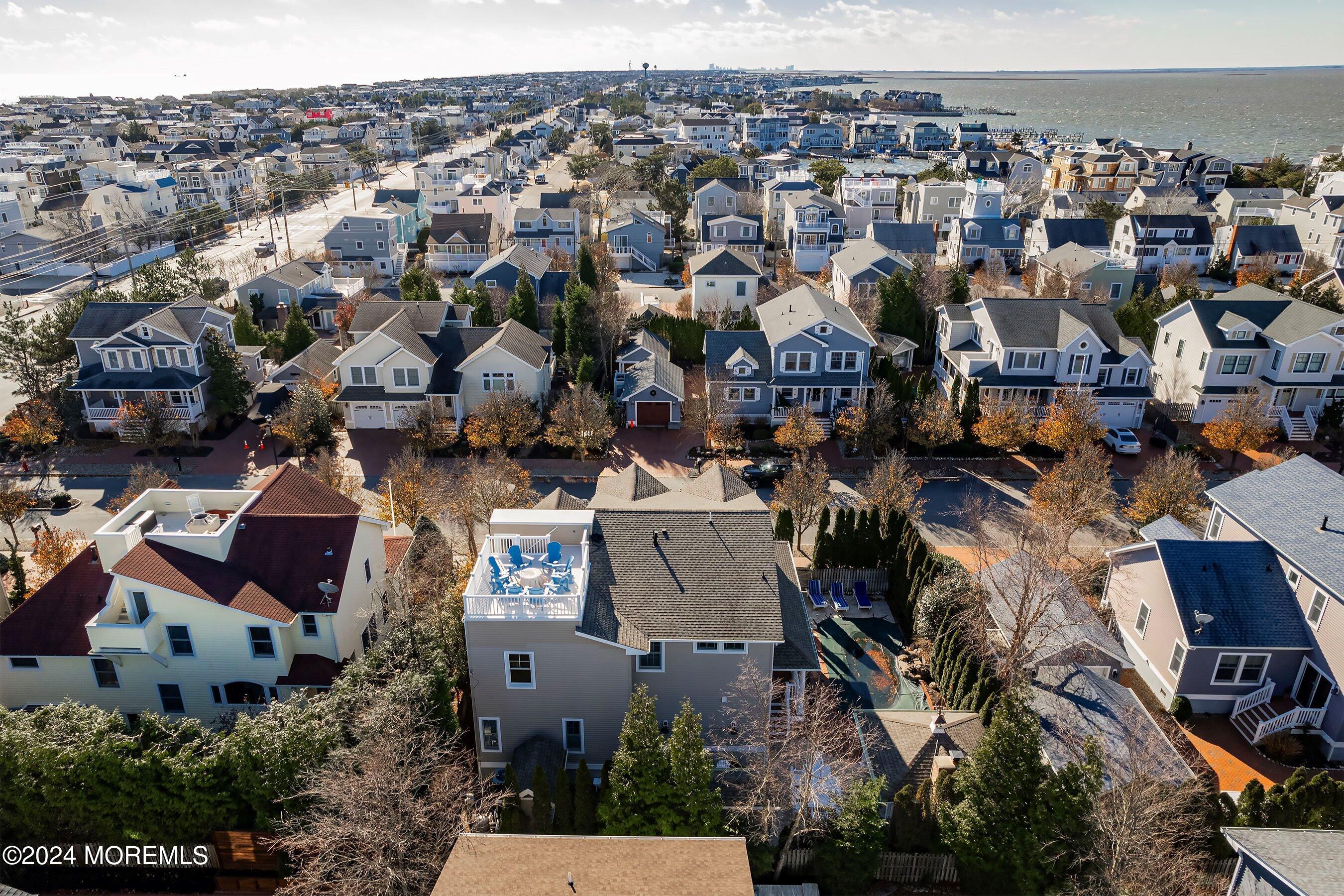 11 W Muriel Avenue