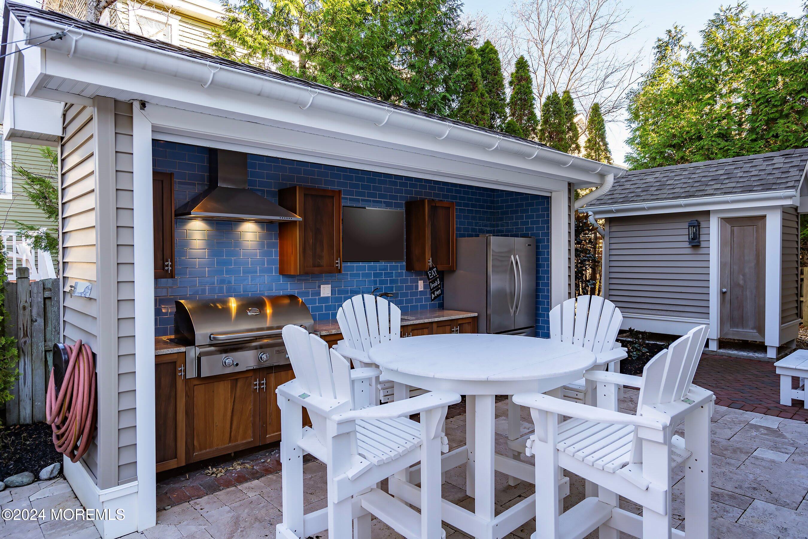 11 W Muriel Avenue