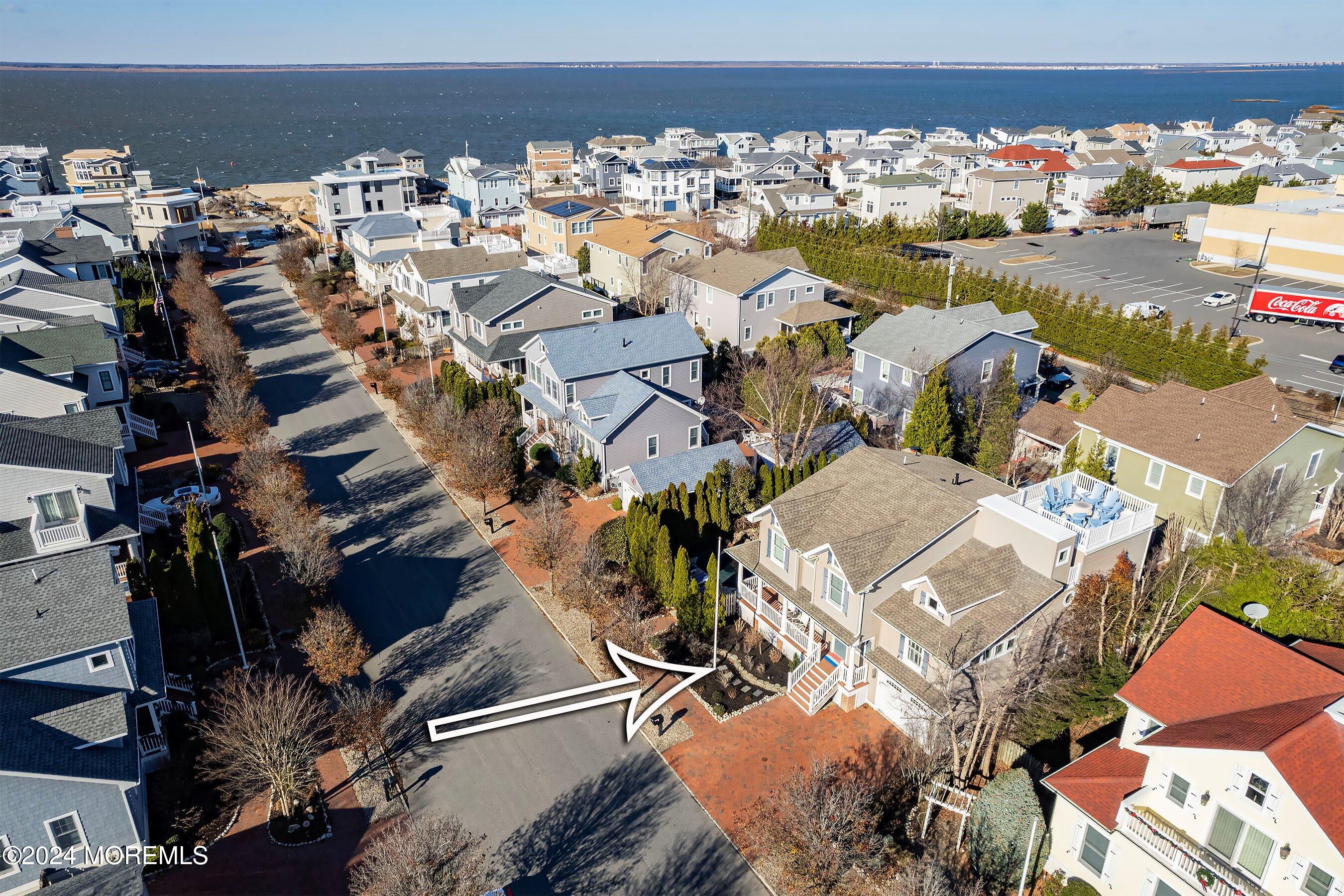 11 W Muriel Avenue