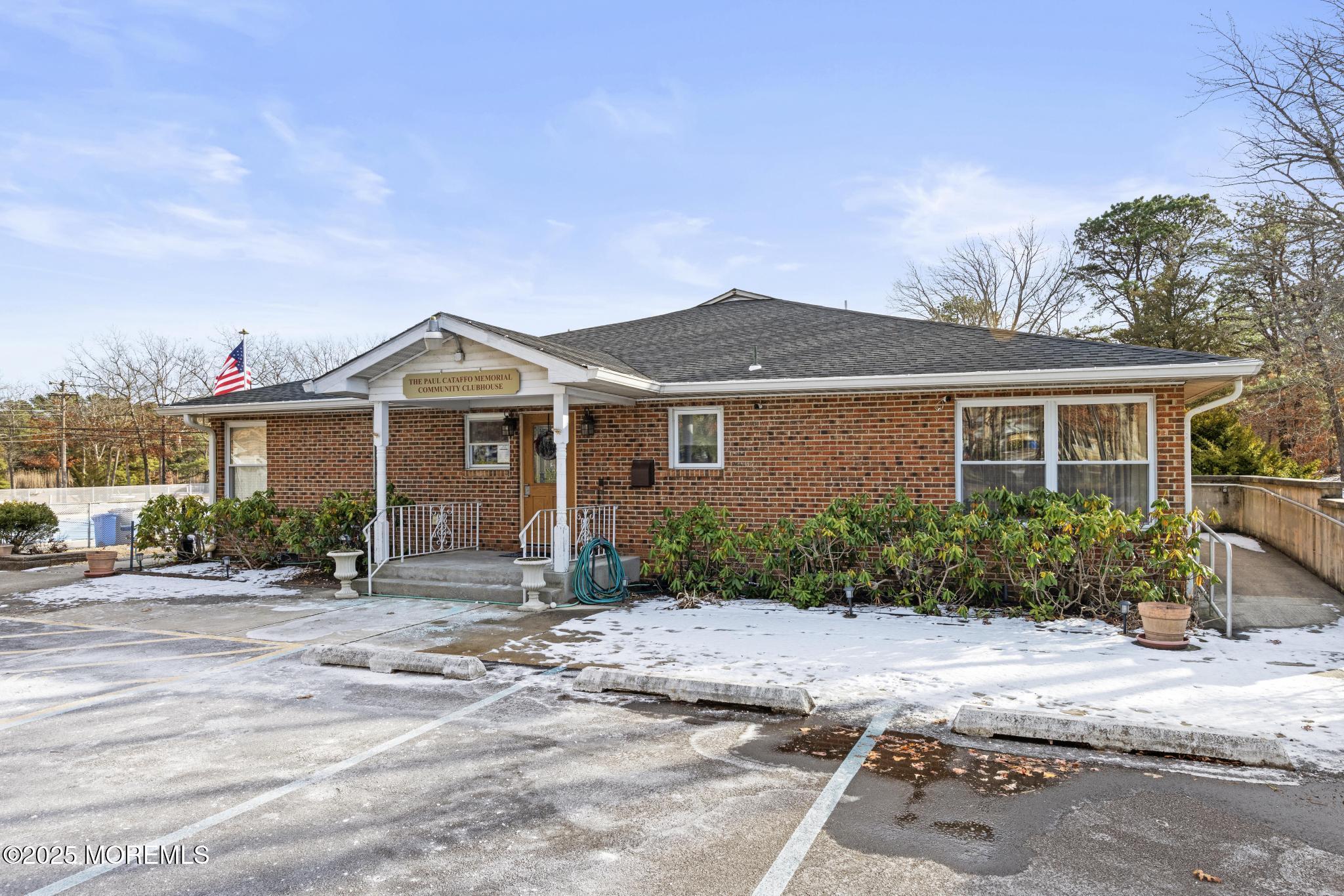 11 Elm Road, 8