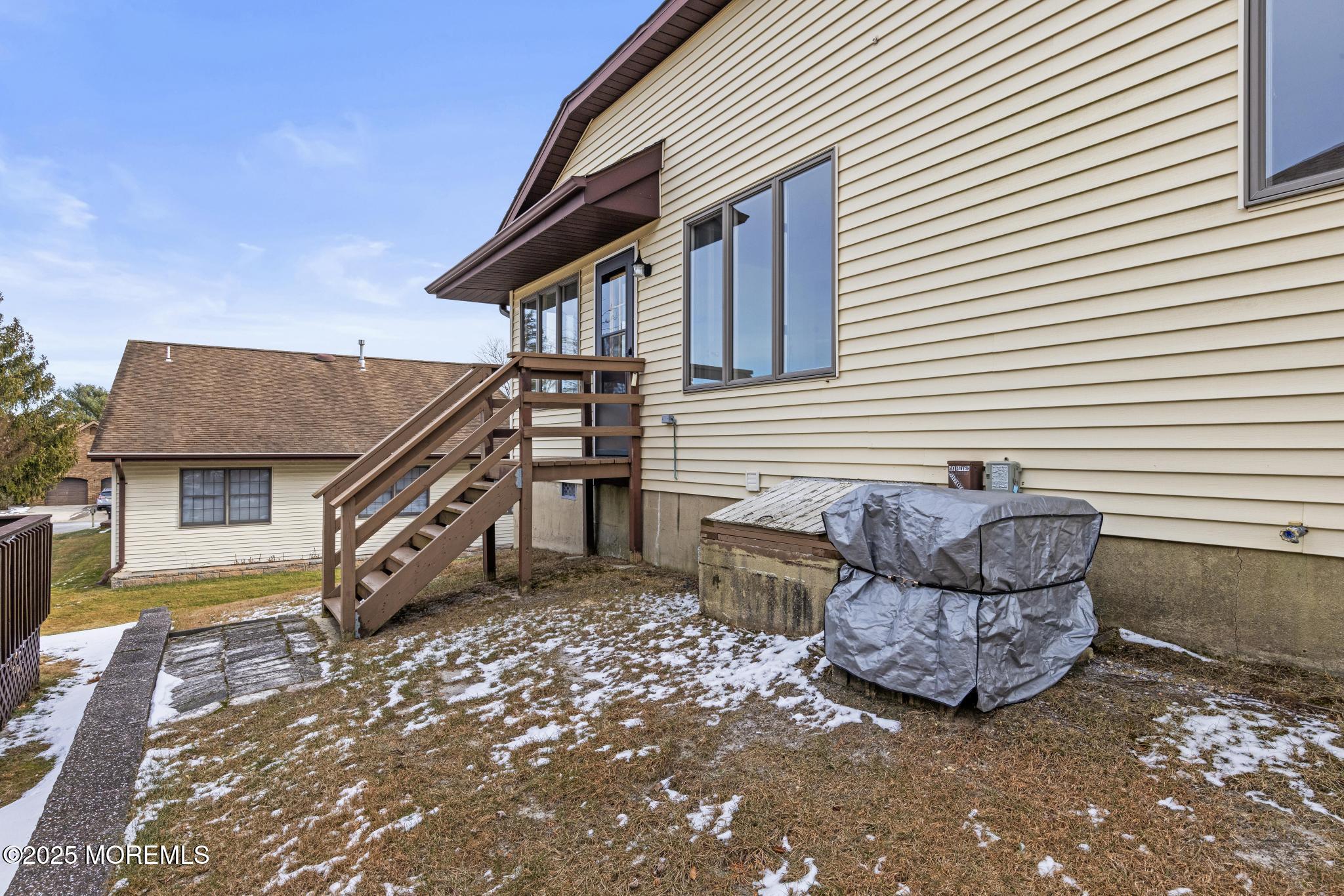 11 Elm Road, 8
