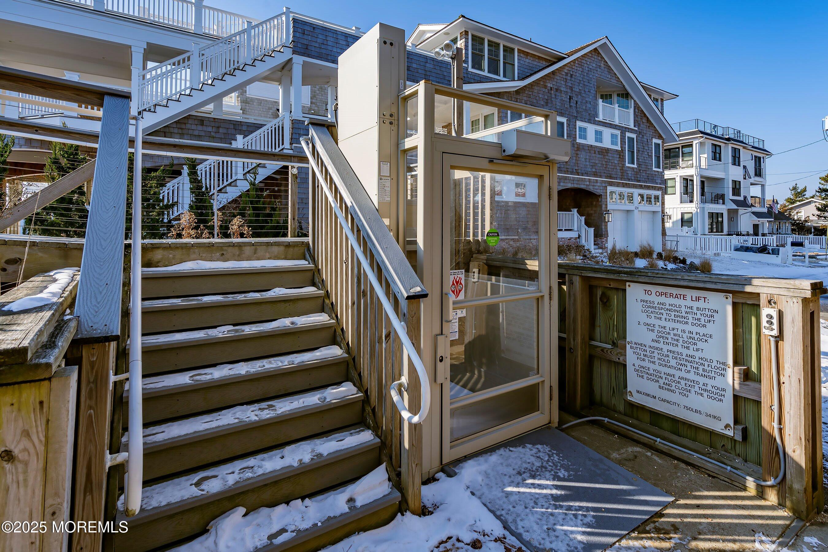 1A W Louisiana Avenue 1