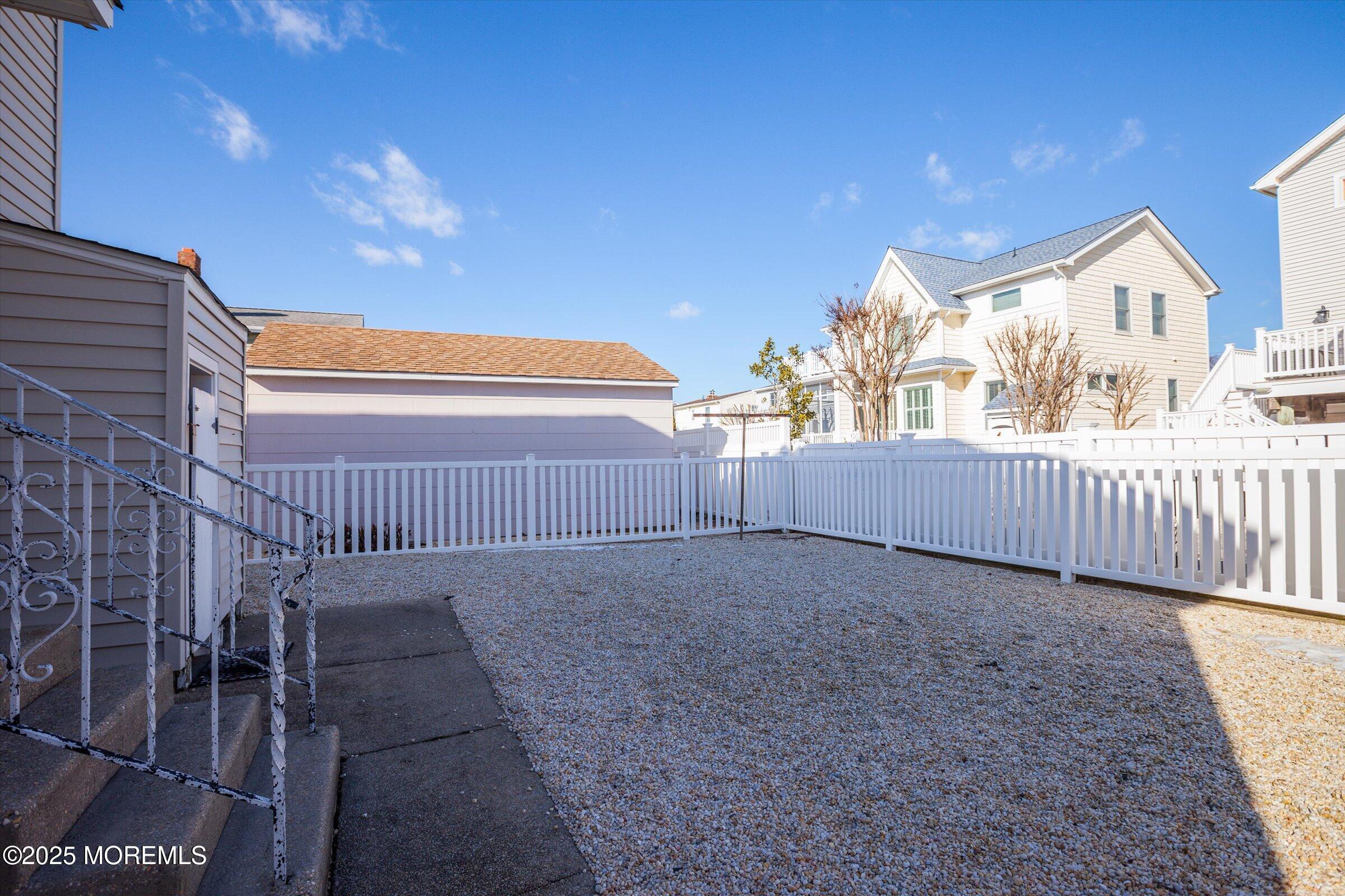327 N 1st Street